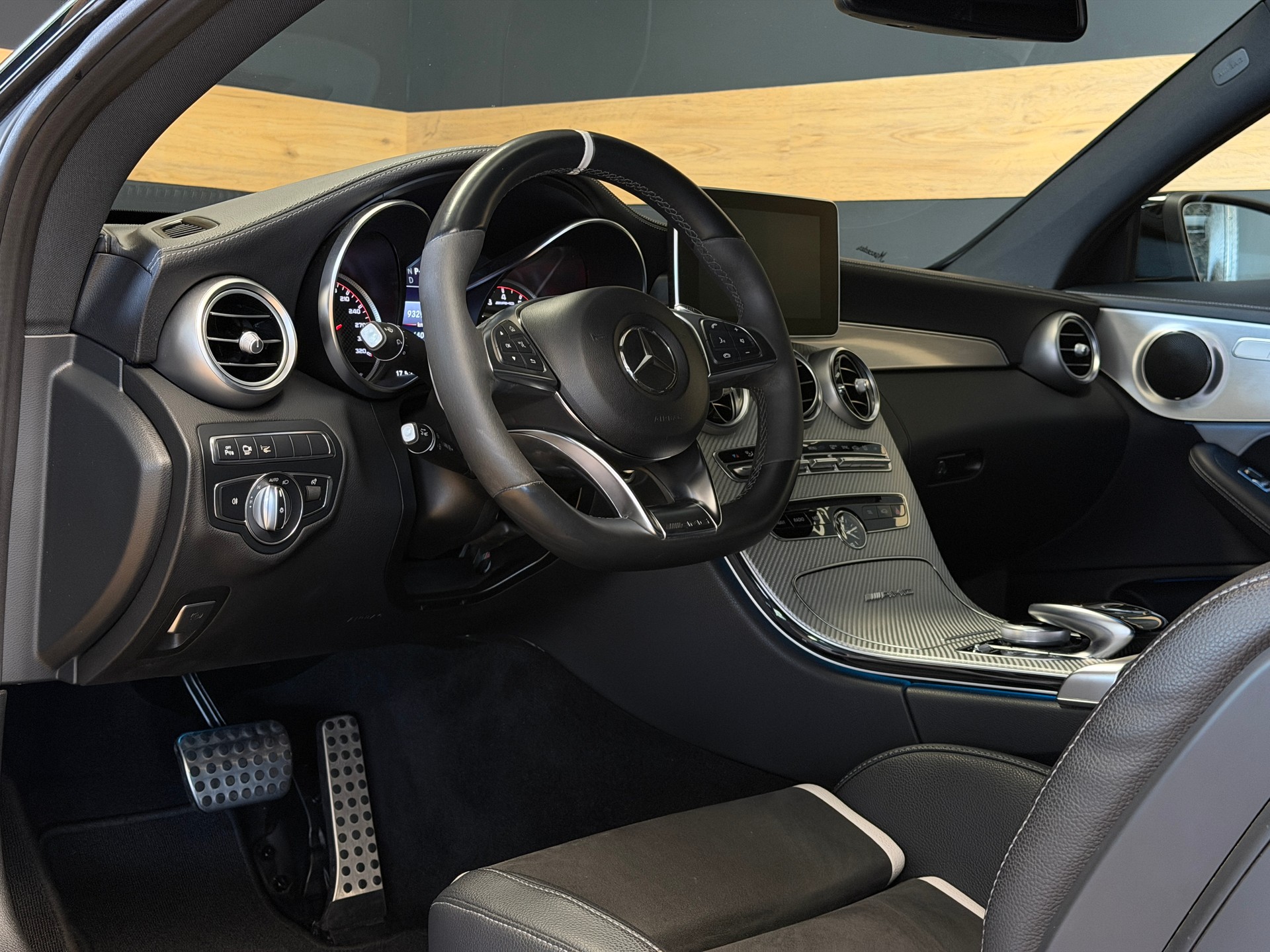MERCEDES-BENZ C 63 S AMG Speedshift-image-9
