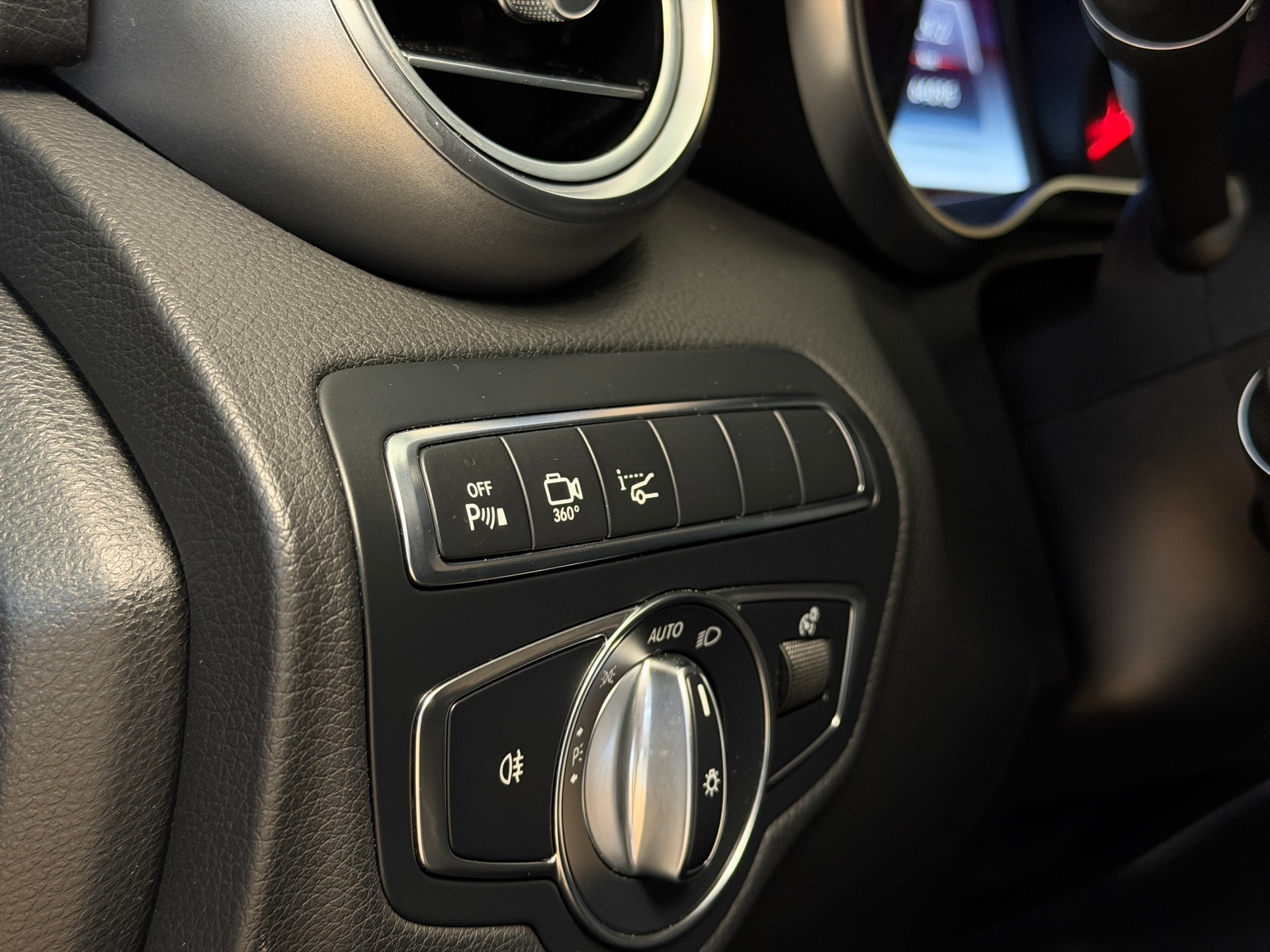 MERCEDES-BENZ C 63 S AMG Speedshift-image-16