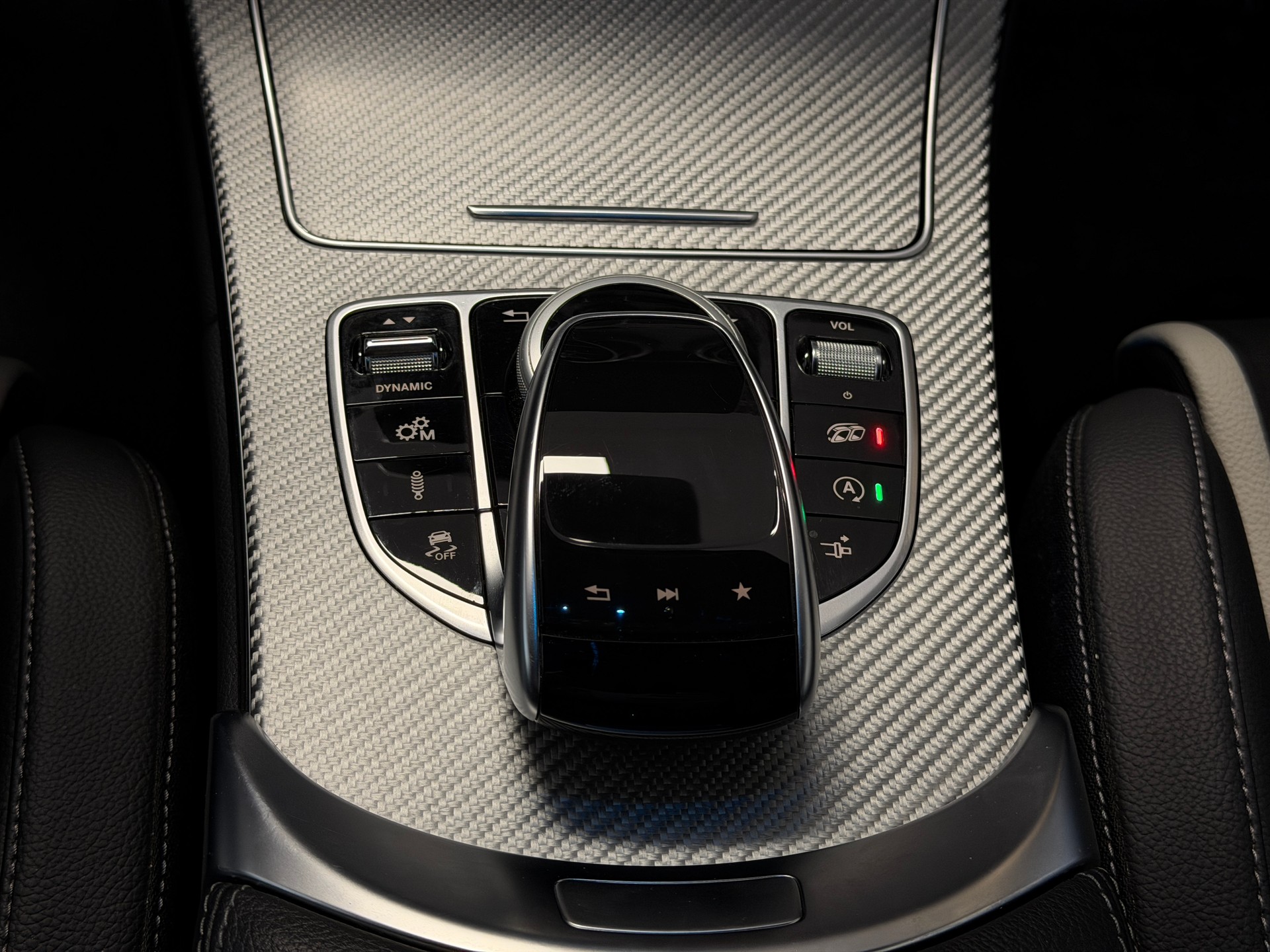 MERCEDES-BENZ C 63 S AMG Speedshift-image-11