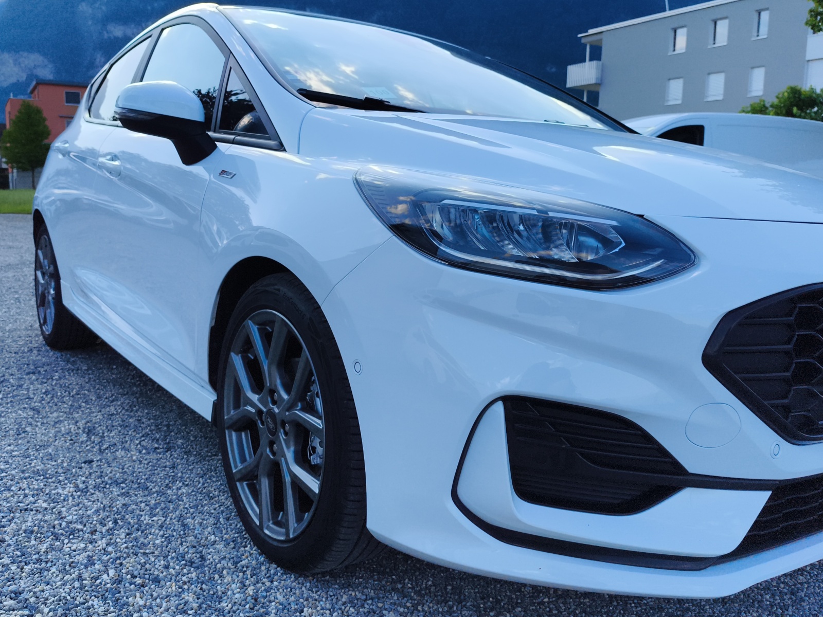 FORD Fiesta 1.0 EcoB Hybrid ST-Line-image-15