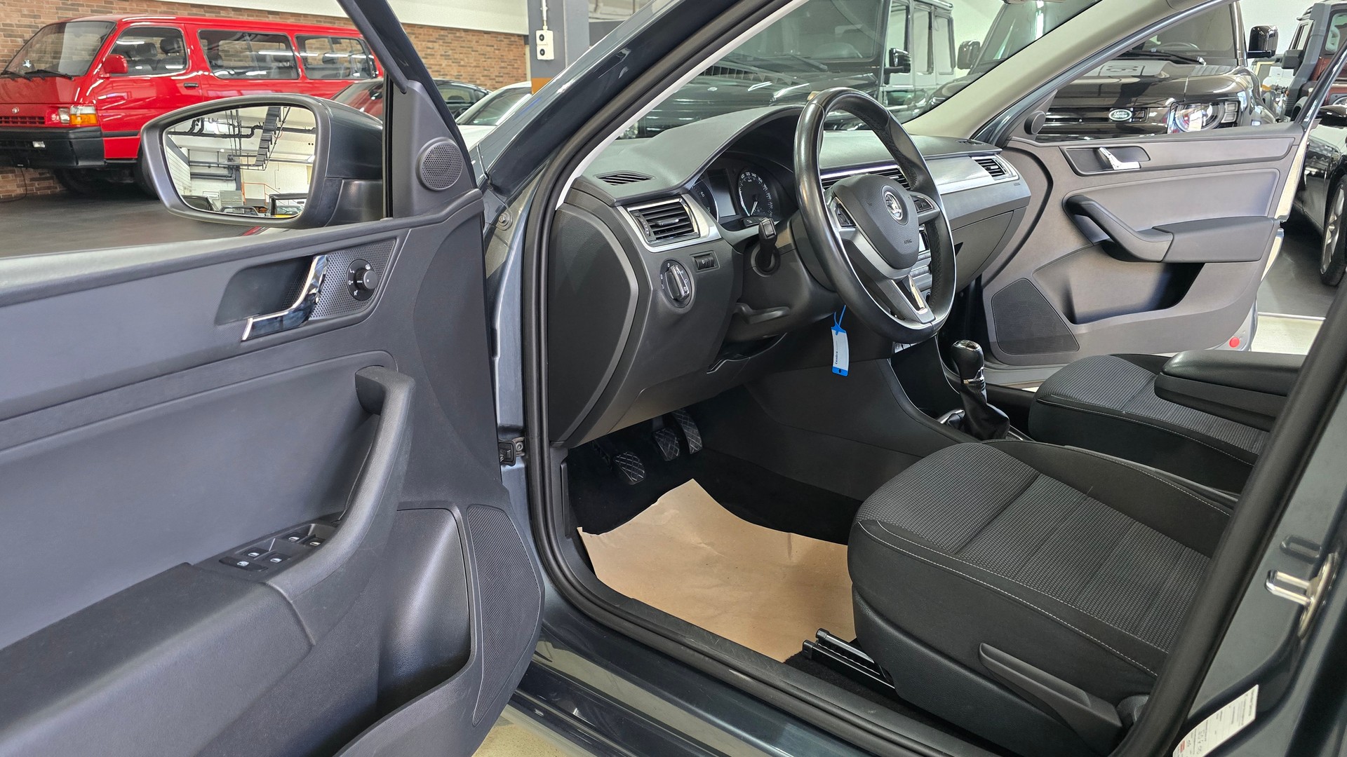 SKODA Rapid Spaceback 1.2 TSI Elegance-image-19