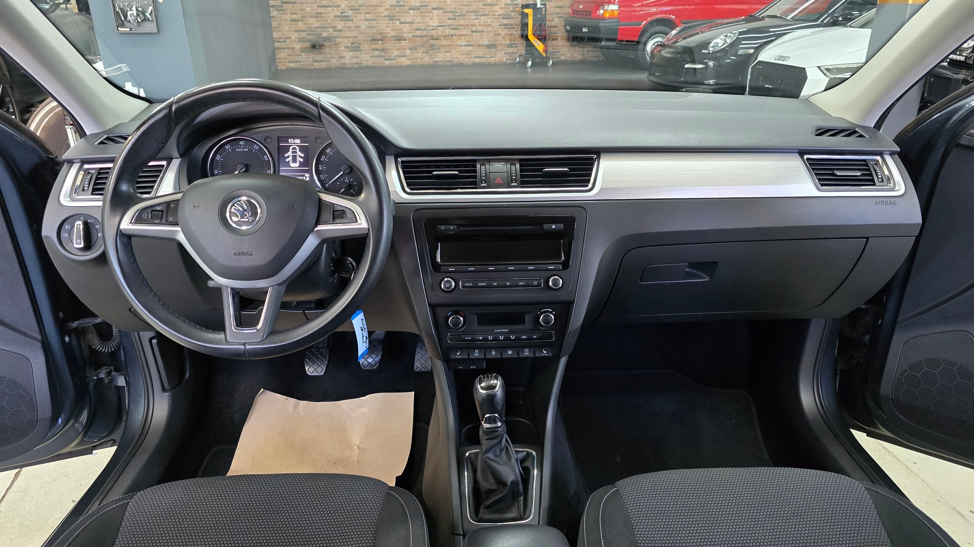 SKODA Rapid Spaceback 1.2 TSI Elegance-image-21