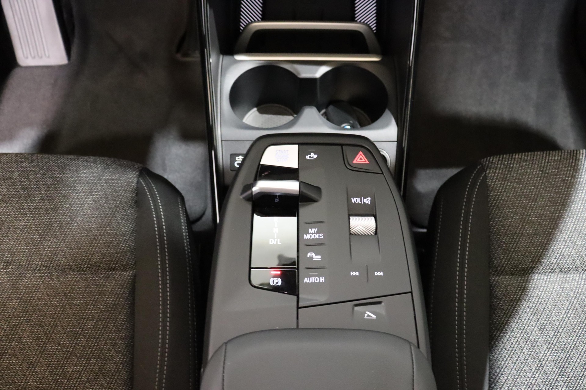 BMW 218d paddles Active Tourer-image-10