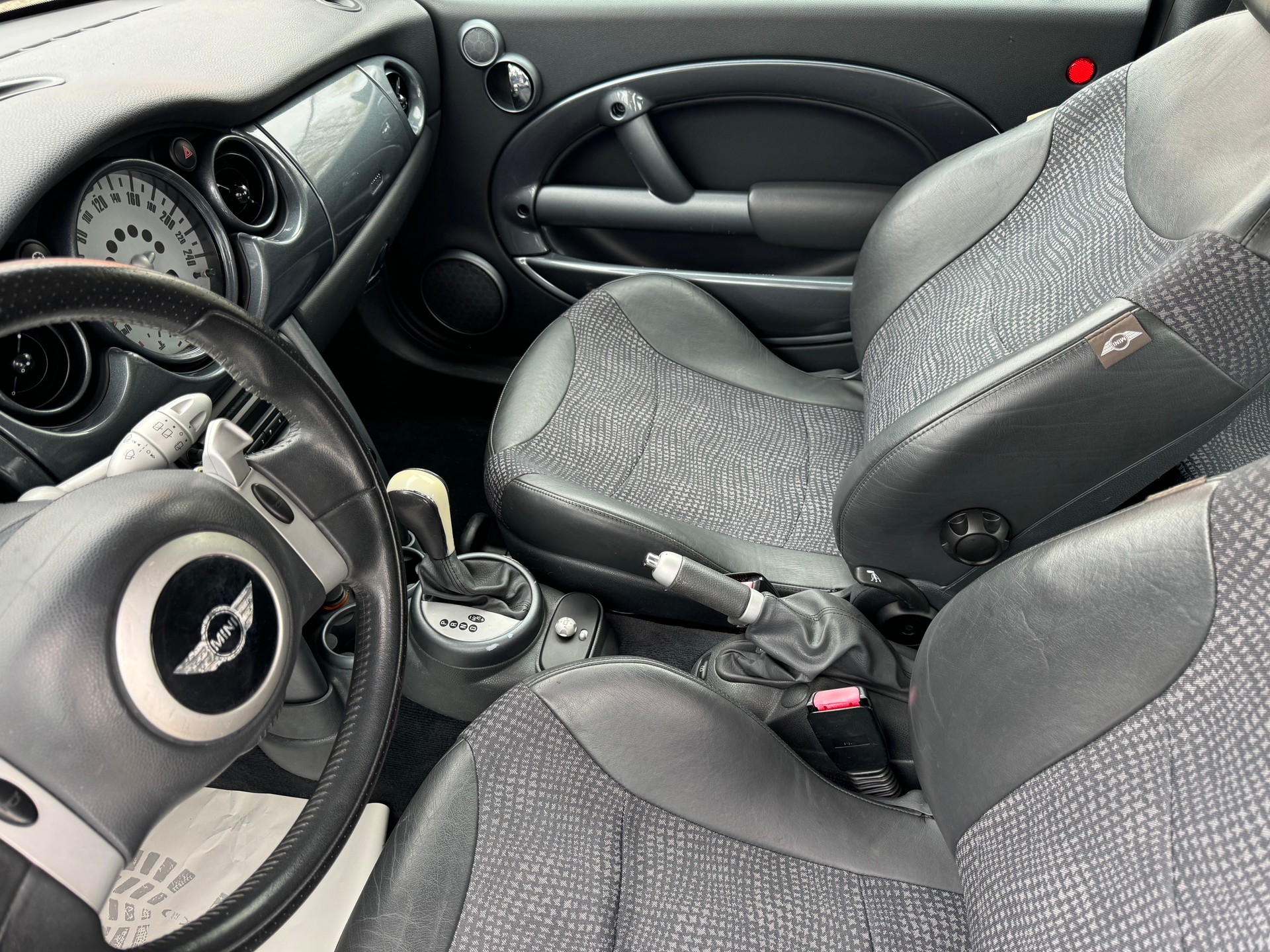 MINI Cooper-image-6