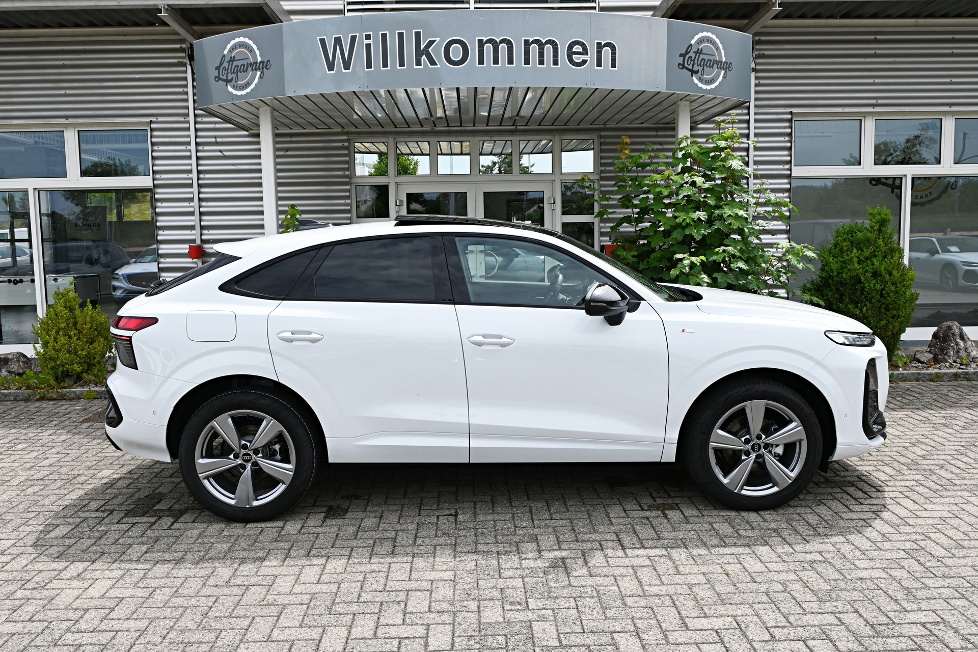 AUDI Q3 Sportback S Line Plus Black TFSI S tronic 150PS + AHK 1800kg-image-5