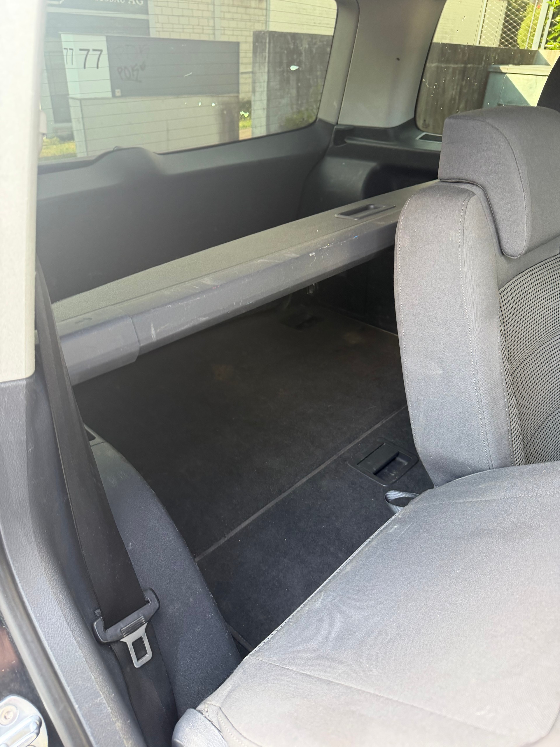 VW TOURAN-image-11