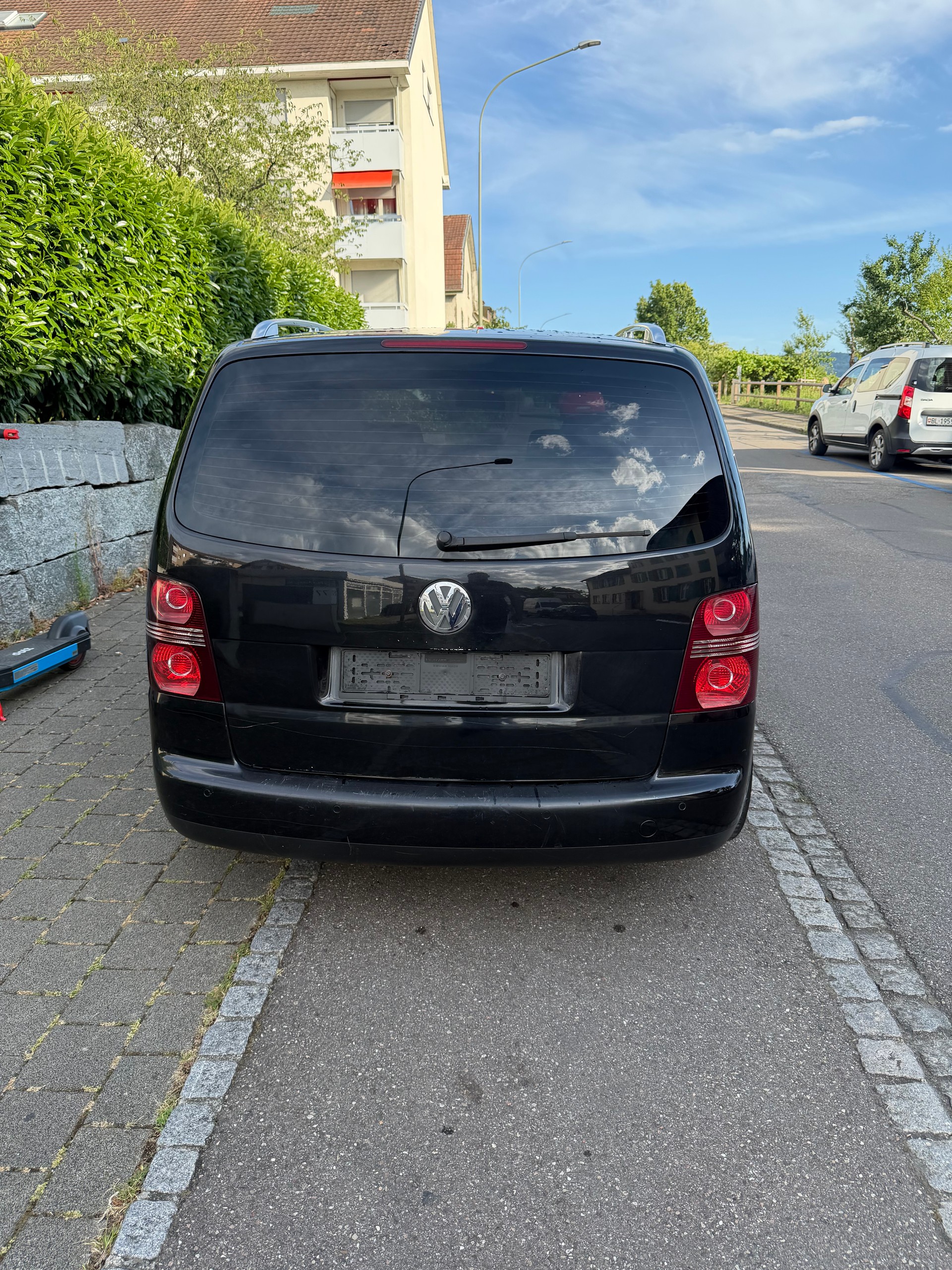 VW TOURAN-image-2