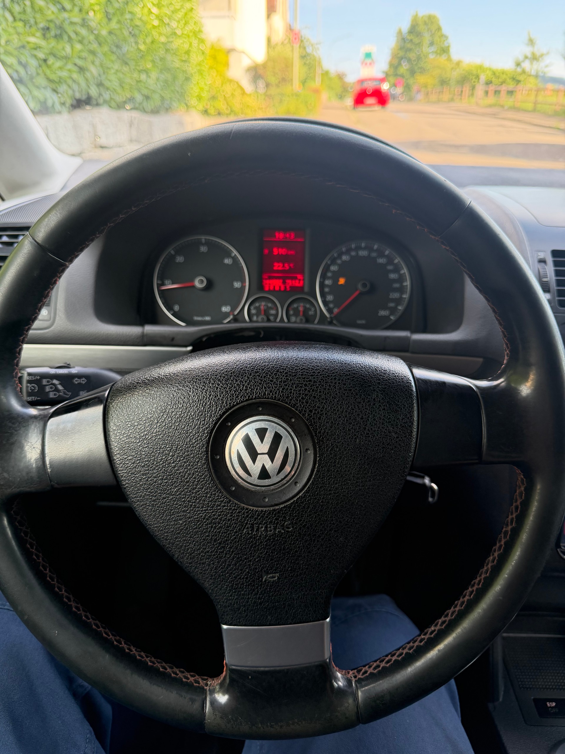 VW TOURAN-image-6