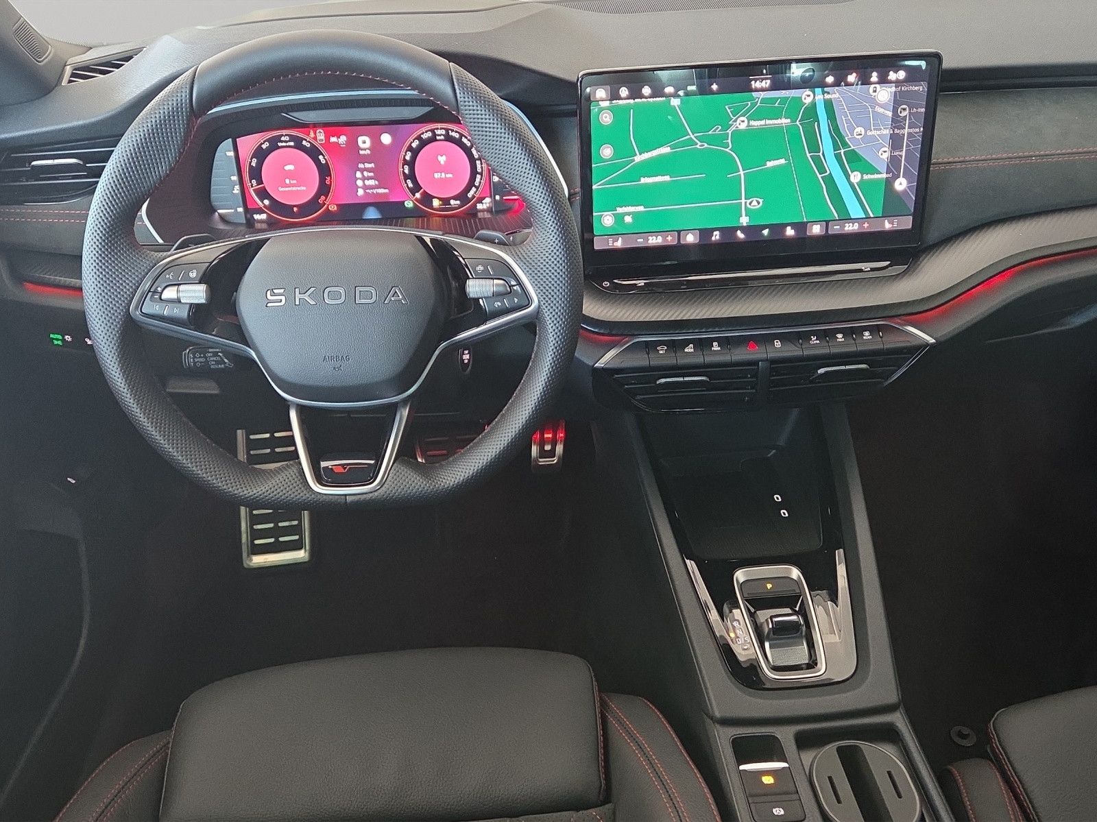 SKODA Octavia Combi 2.0 TSI DSG RS 30 Years Edition-image-7