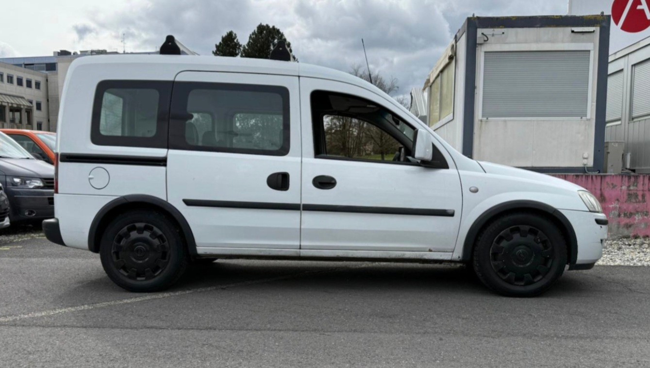 OPEL COMBO-image-1