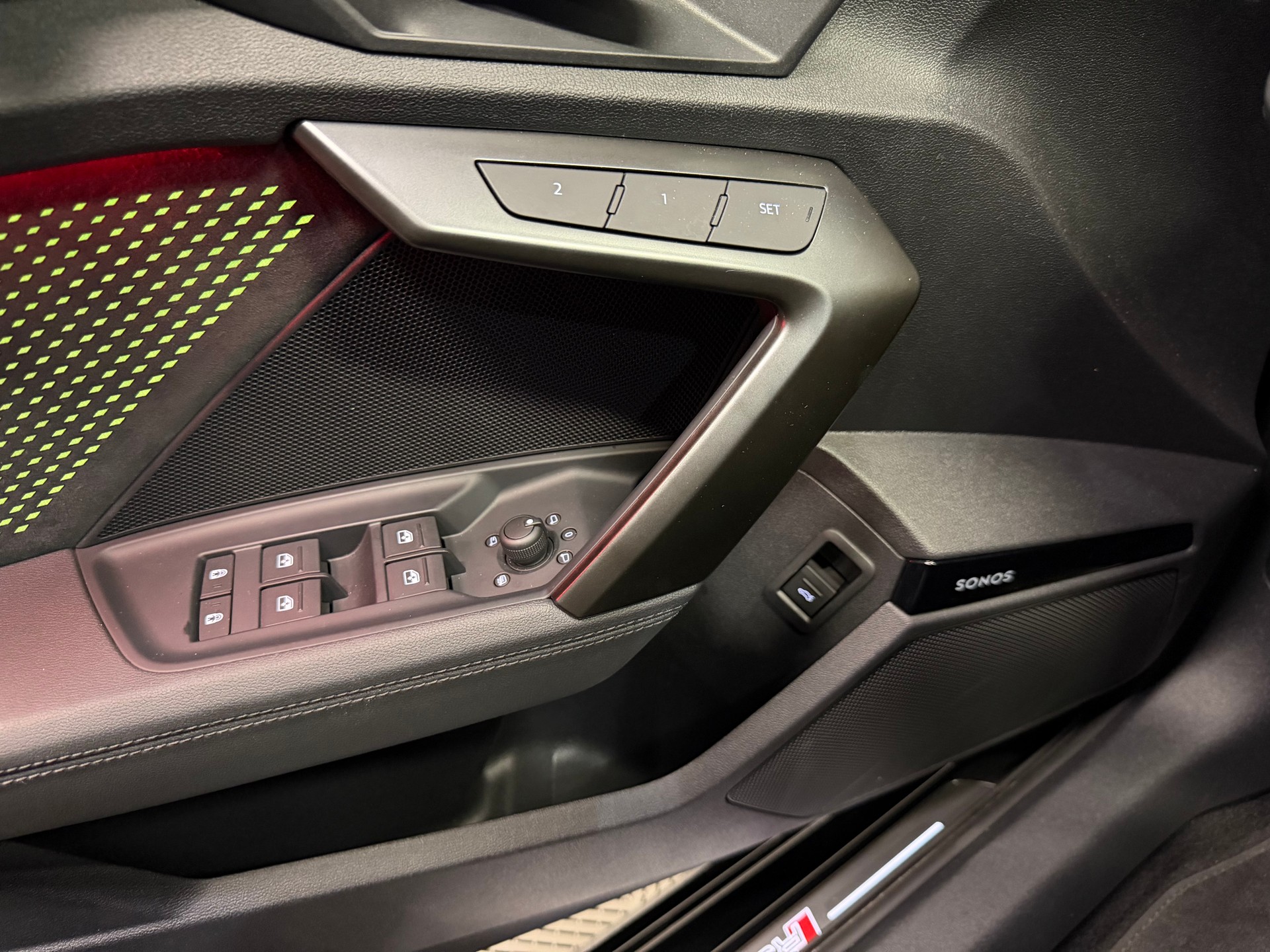 AUDI RS3 Sportback 2.5 TSI quattro S-tronic-image-13