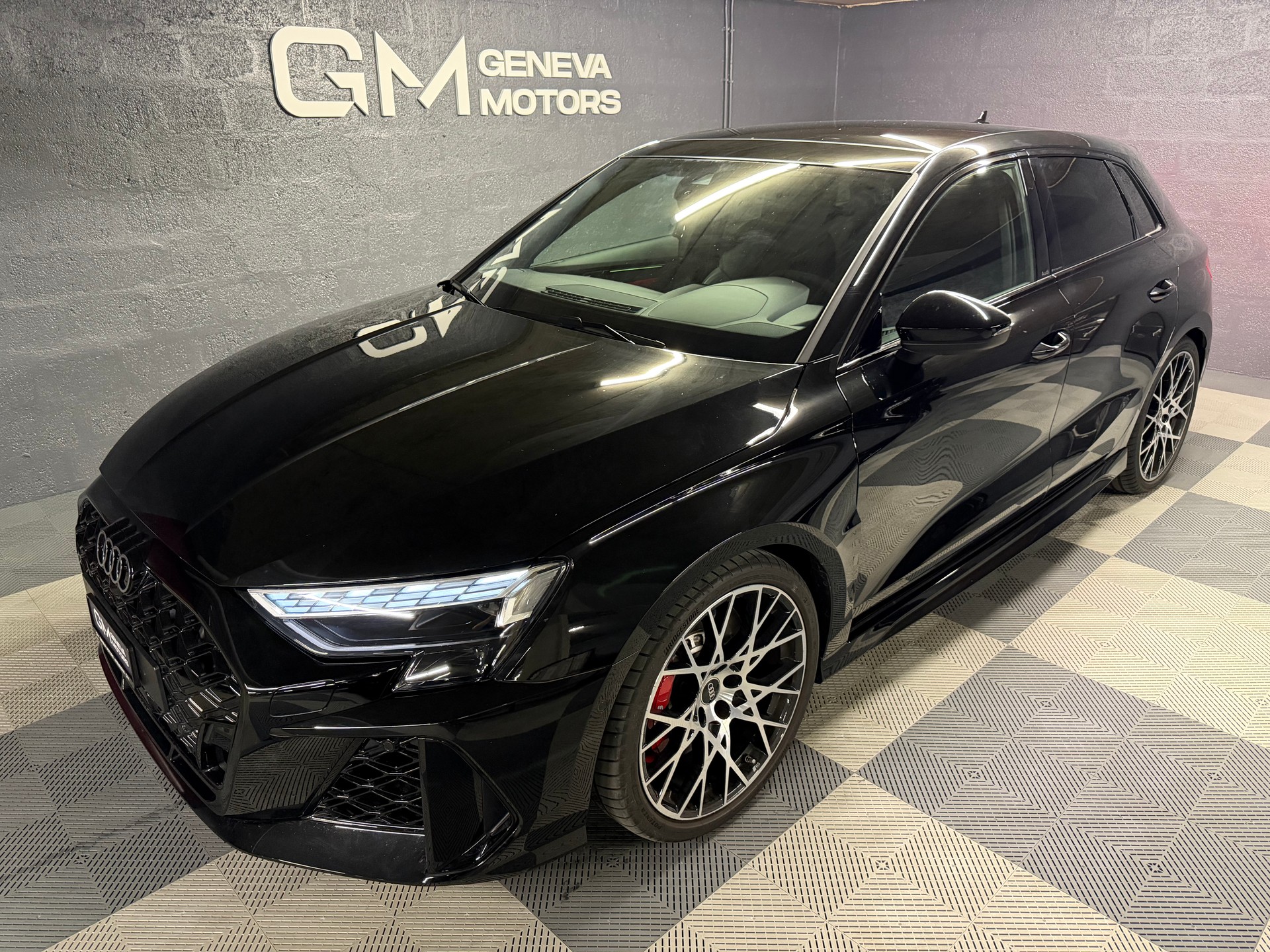 AUDI RS3 Sportback 2.5 TSI quattro S-tronic-image-0