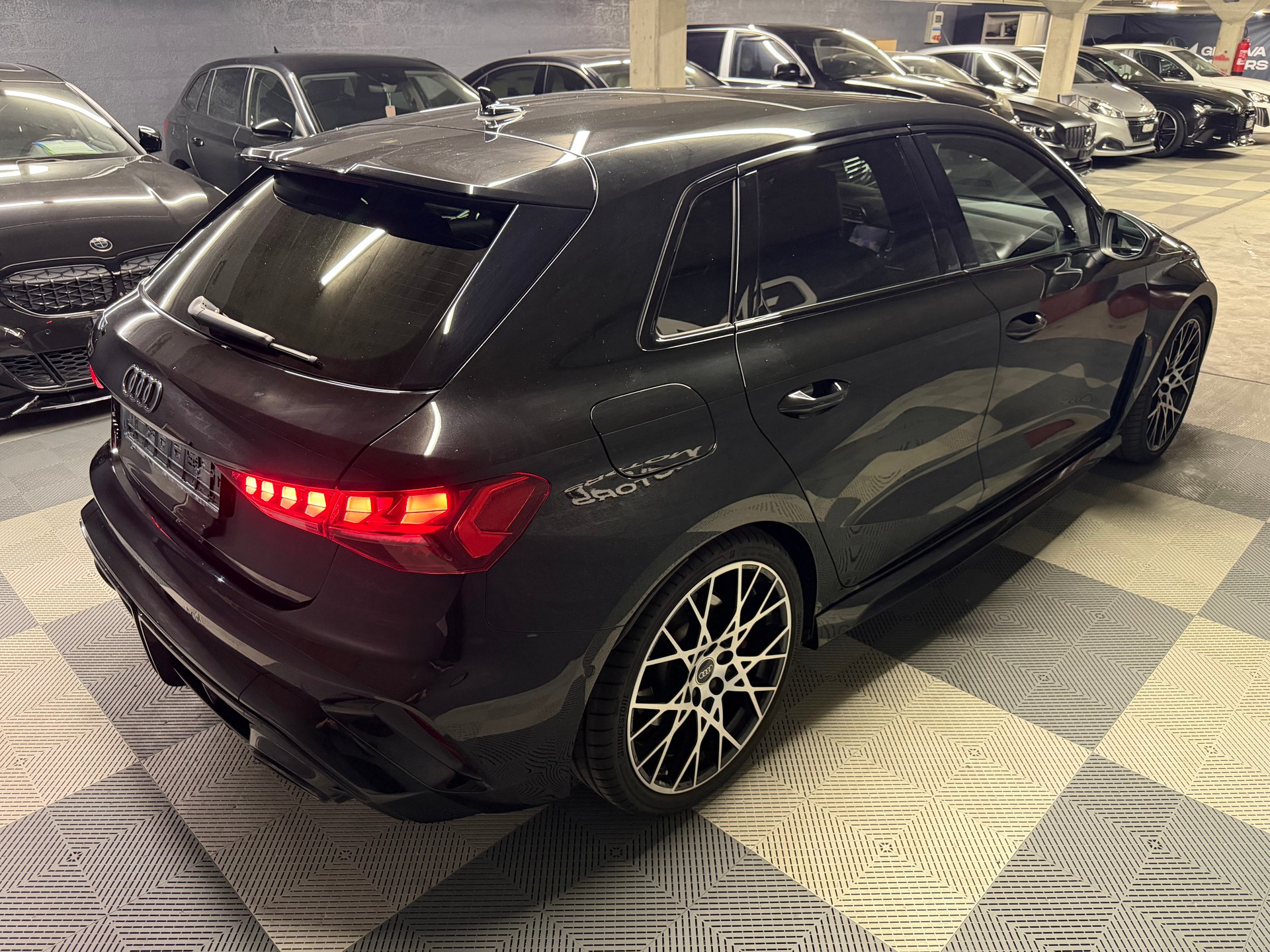 AUDI RS3 Sportback 2.5 TSI quattro S-tronic-image-3