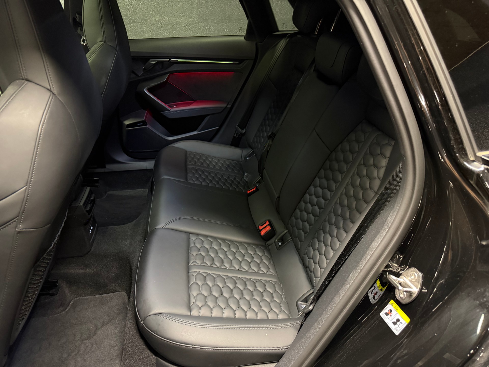 AUDI RS3 Sportback 2.5 TSI quattro S-tronic-image-8
