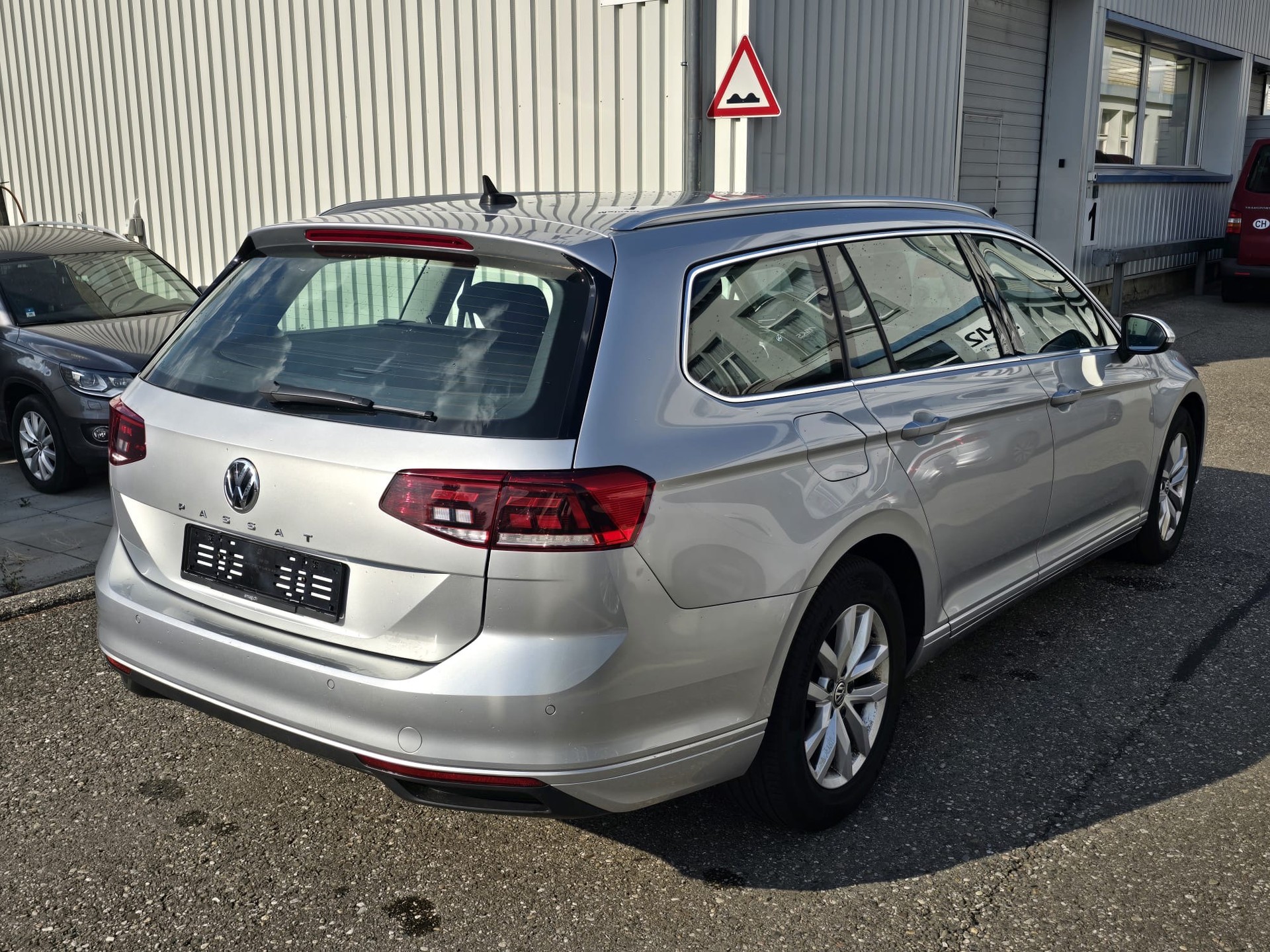 VW Passat 2.0 TDI BMT Business DSG-image-3