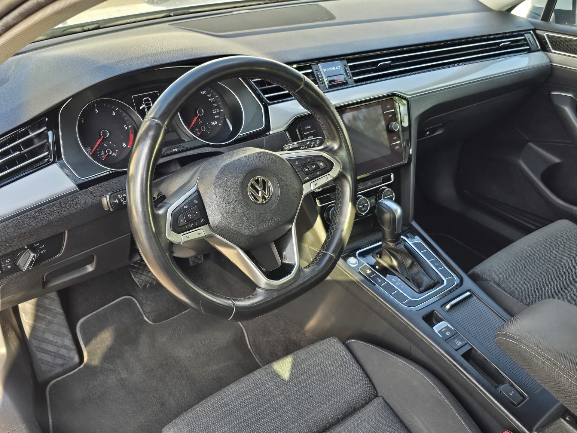 VW Passat 2.0 TDI BMT Business DSG-image-4