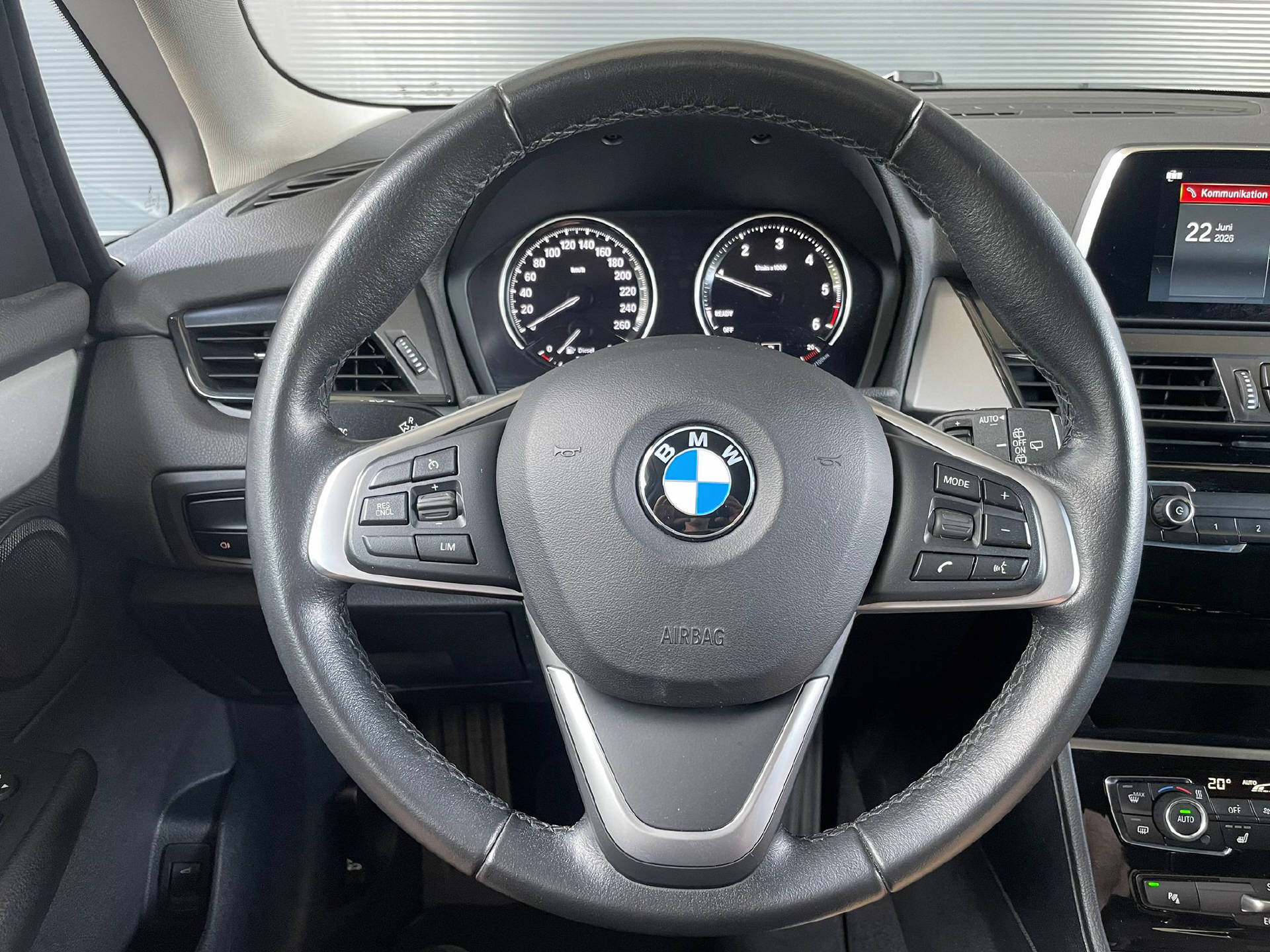 BMW 216d Active Tourer-image-7