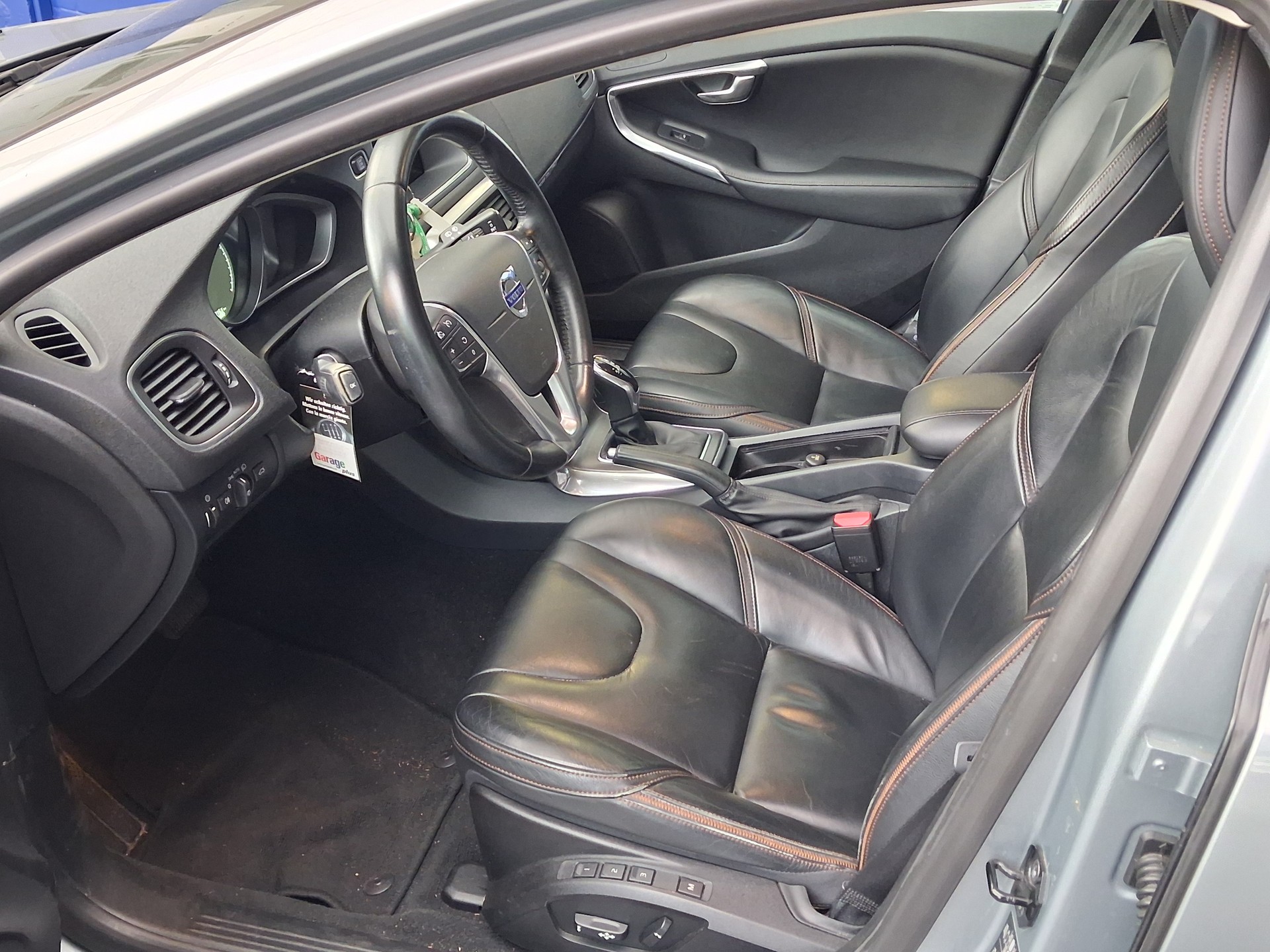 VOLVO V40 CC T4 AWD Summum-image-4