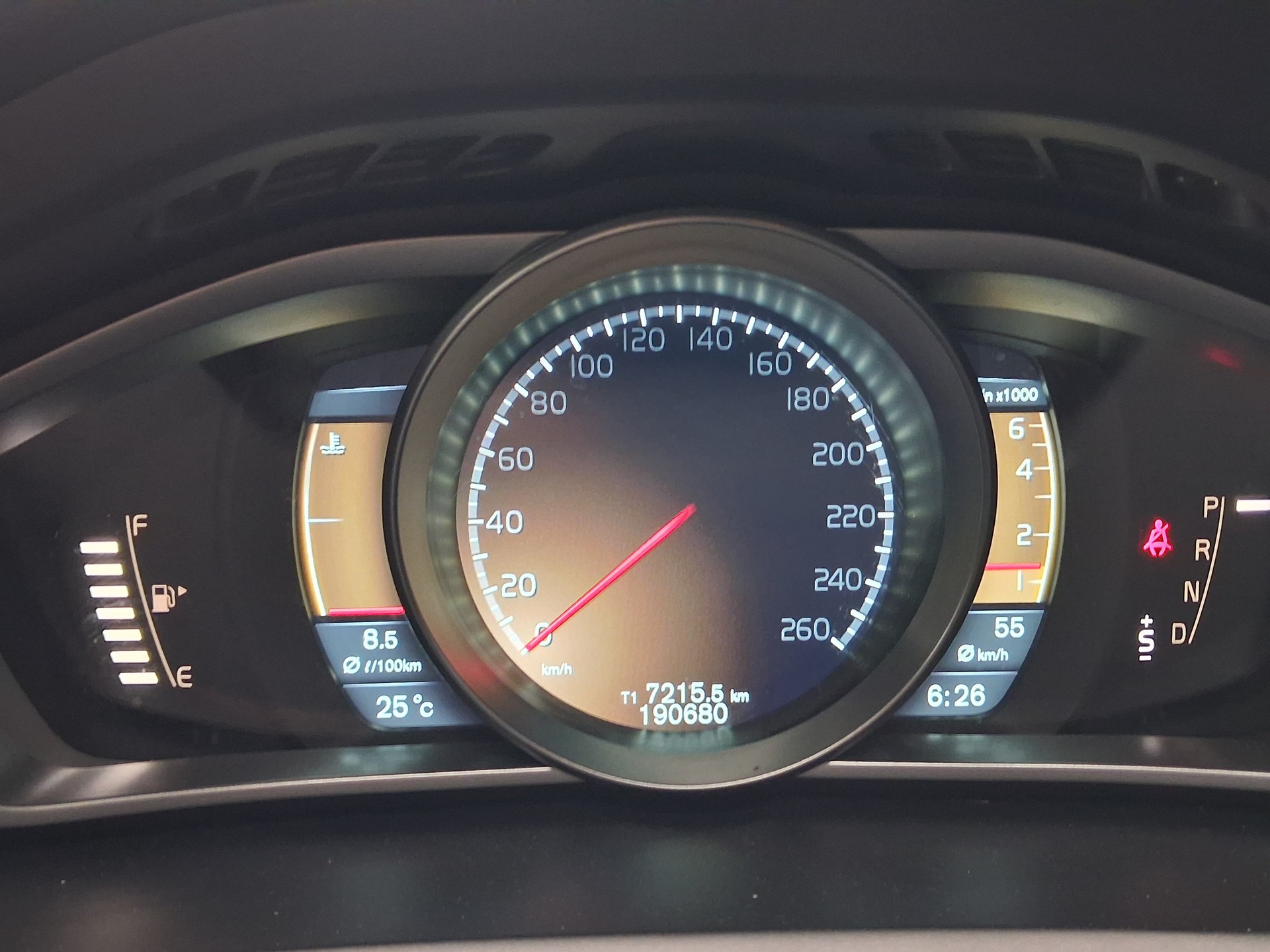 VOLVO V40 CC T4 AWD Summum-image-7