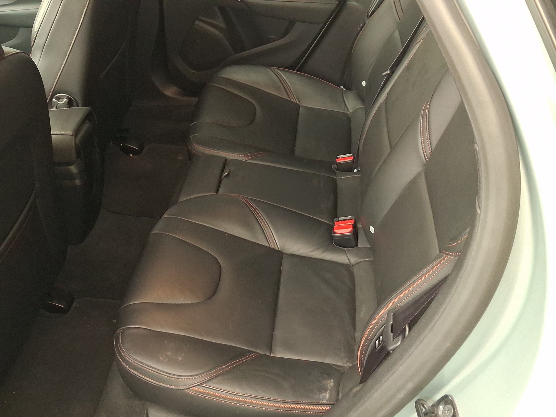 VOLVO V40 CC T4 AWD Summum-image-5