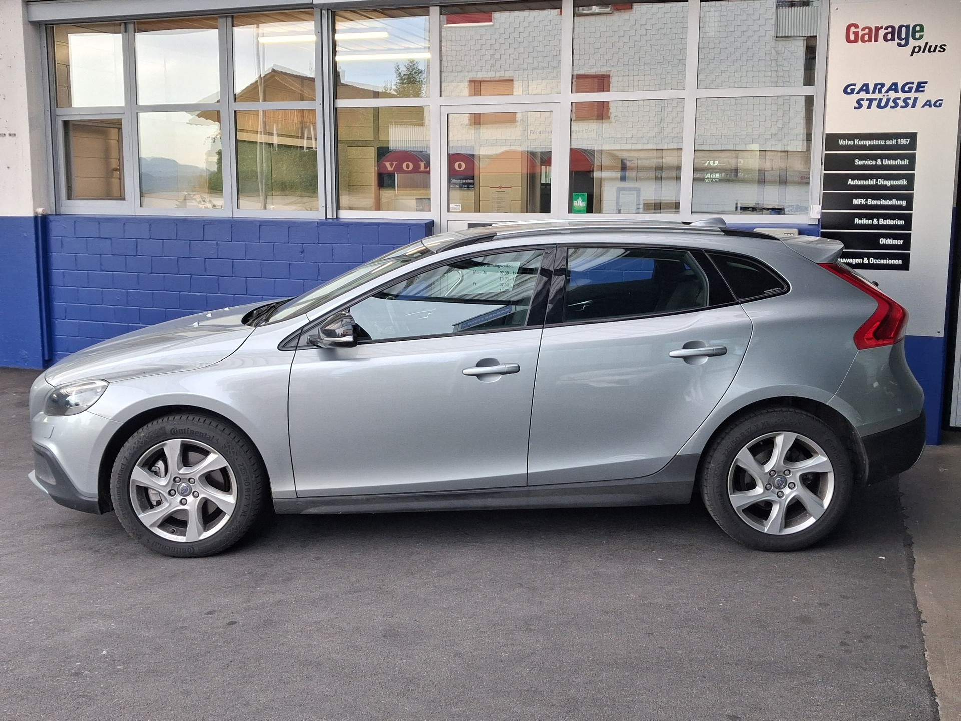 VOLVO V40 CC T4 AWD Summum-image-1