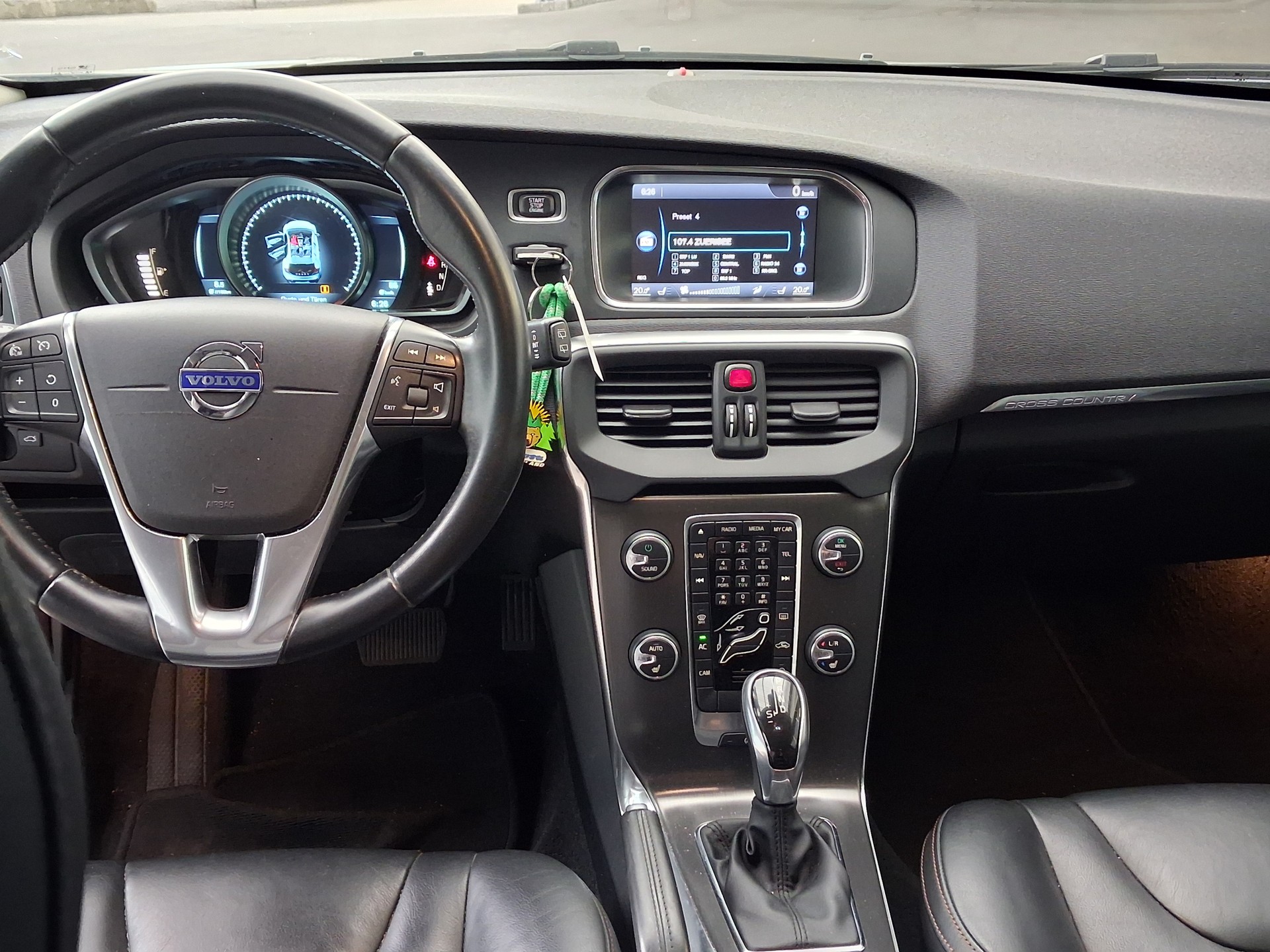 VOLVO V40 CC T4 AWD Summum-image-6