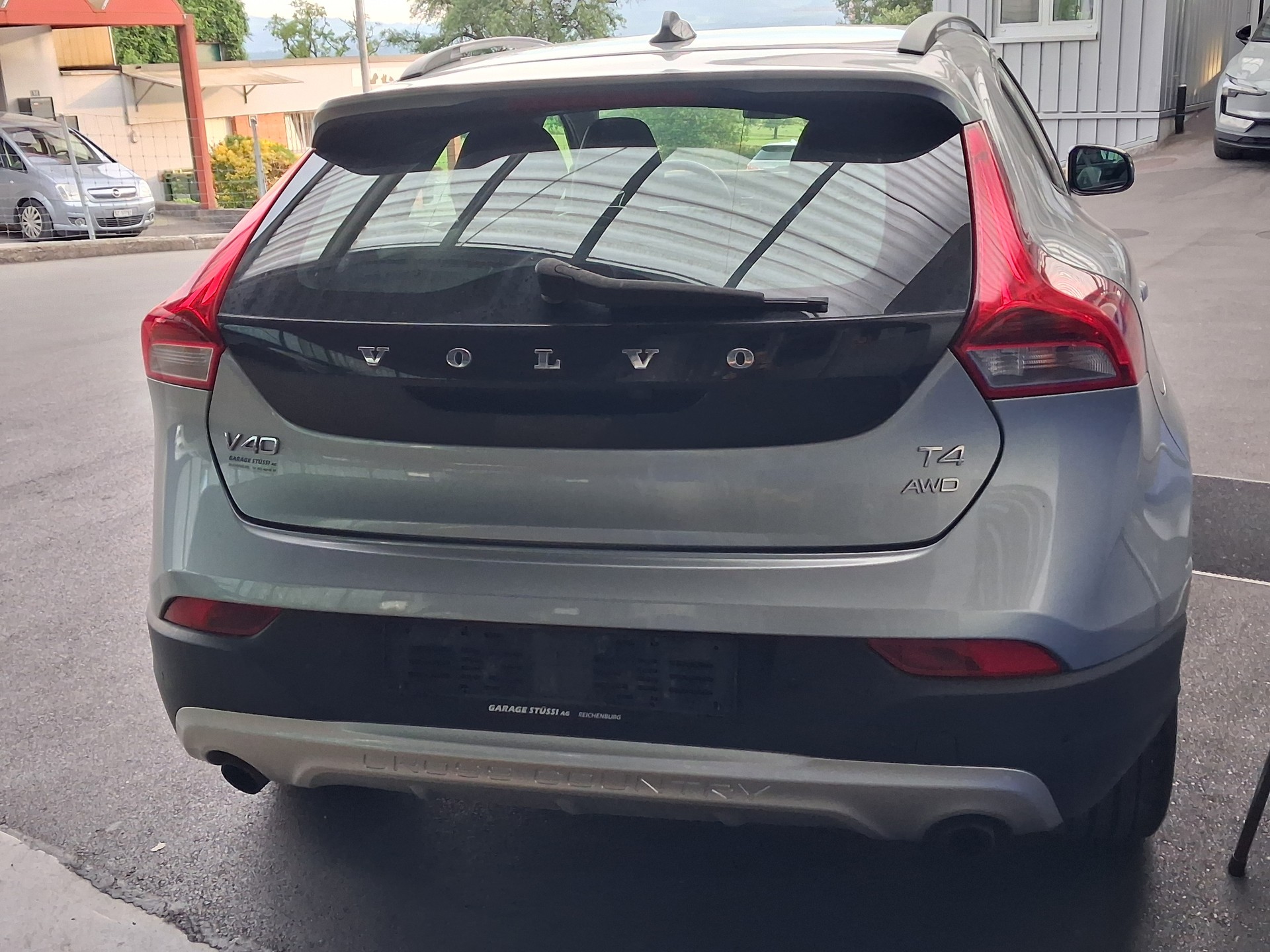 VOLVO V40 CC T4 AWD Summum-image-3