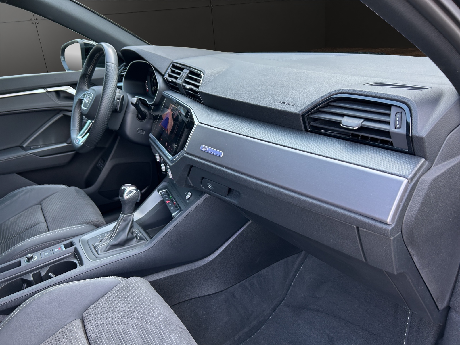 AUDI Q3 Sportback 45 TFSI e S line S-tronic-image-20