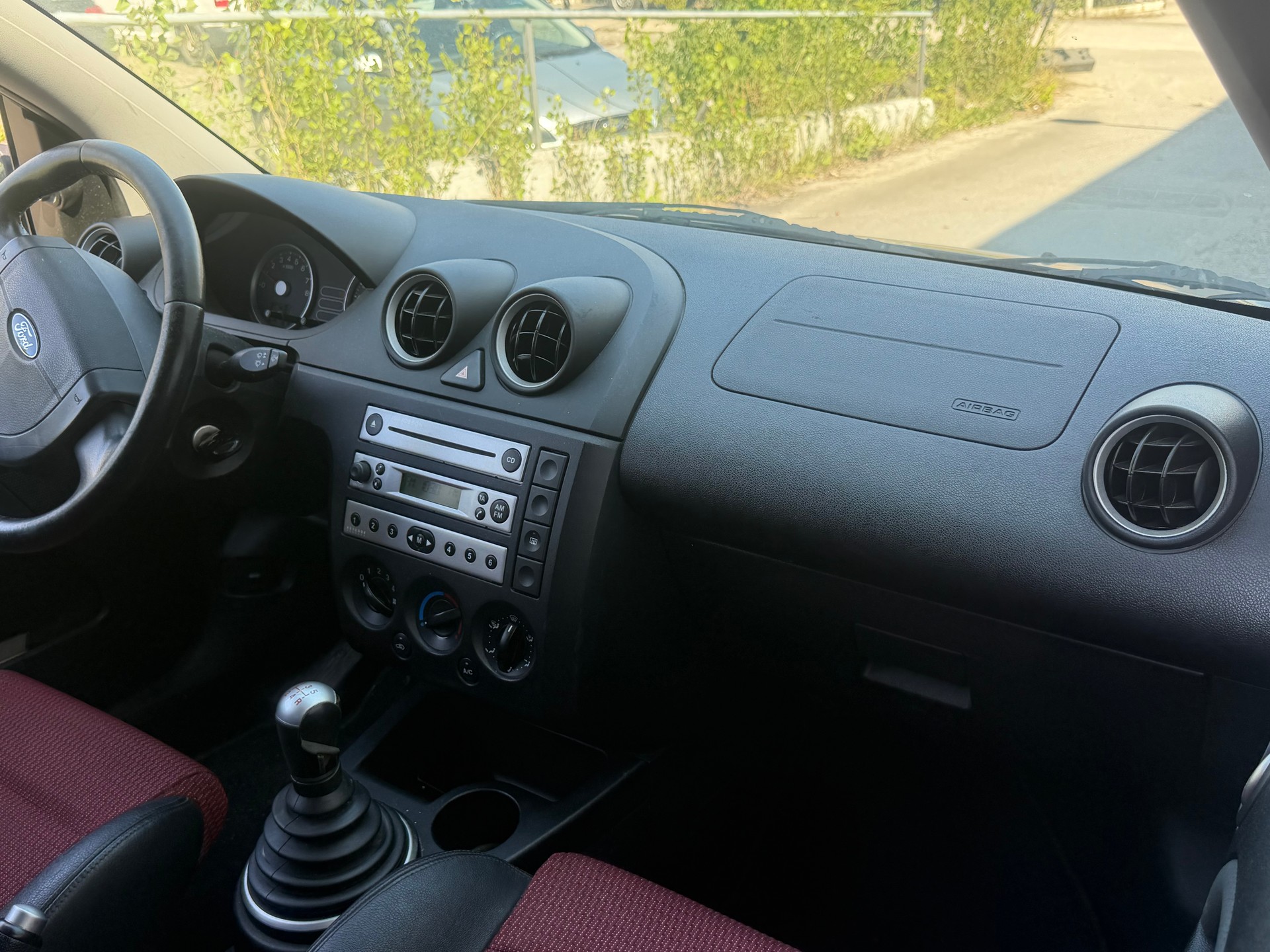 FORD Fiesta 2.0 16V ST-image-6