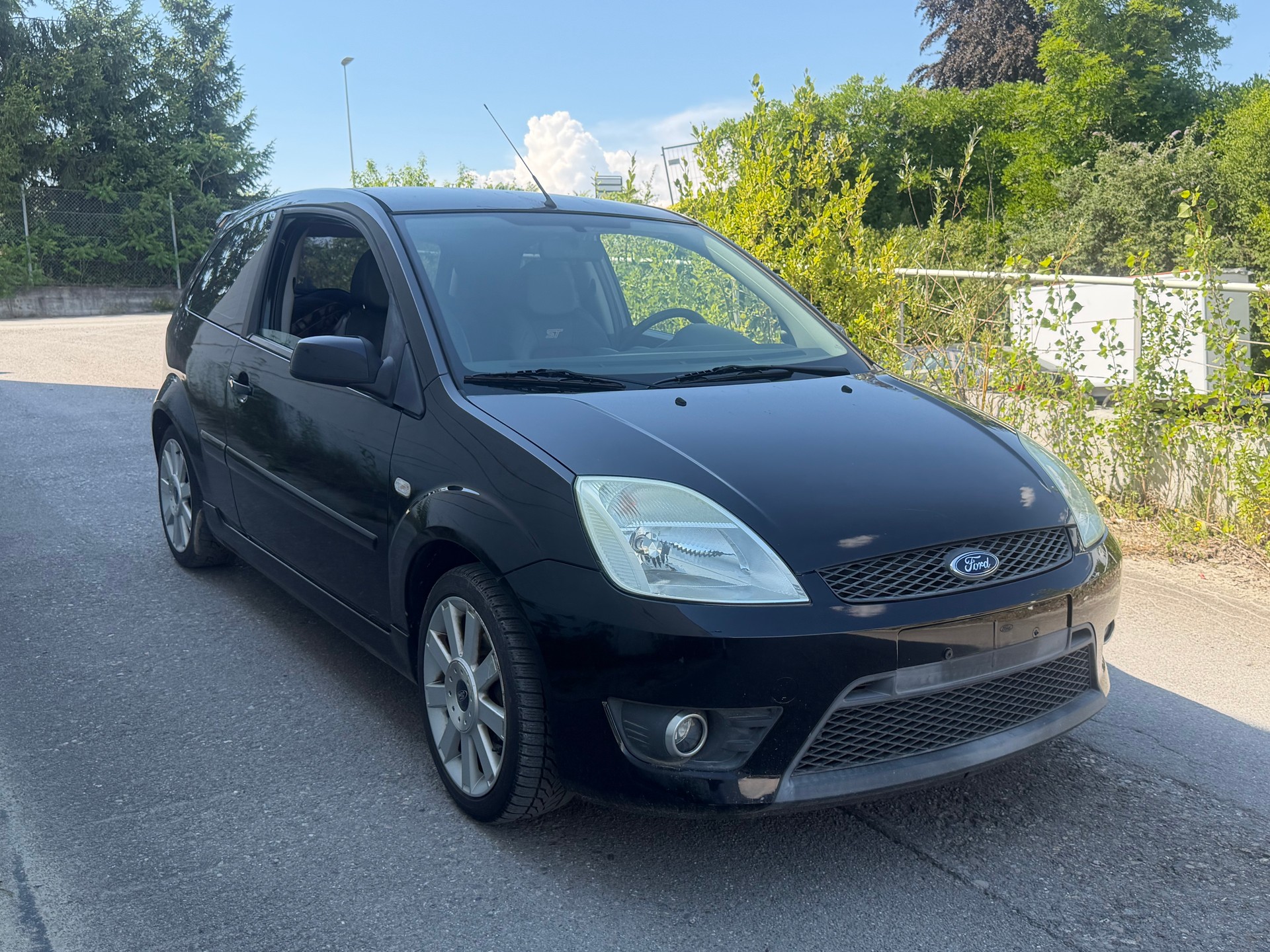 FORD Fiesta 2.0 16V ST-image-1