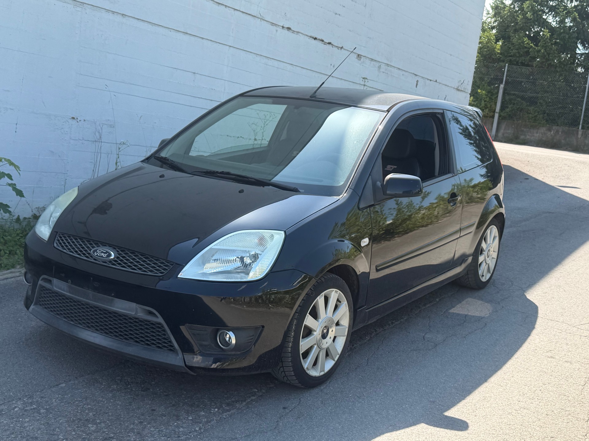 FORD Fiesta 2.0 16V ST-image-0