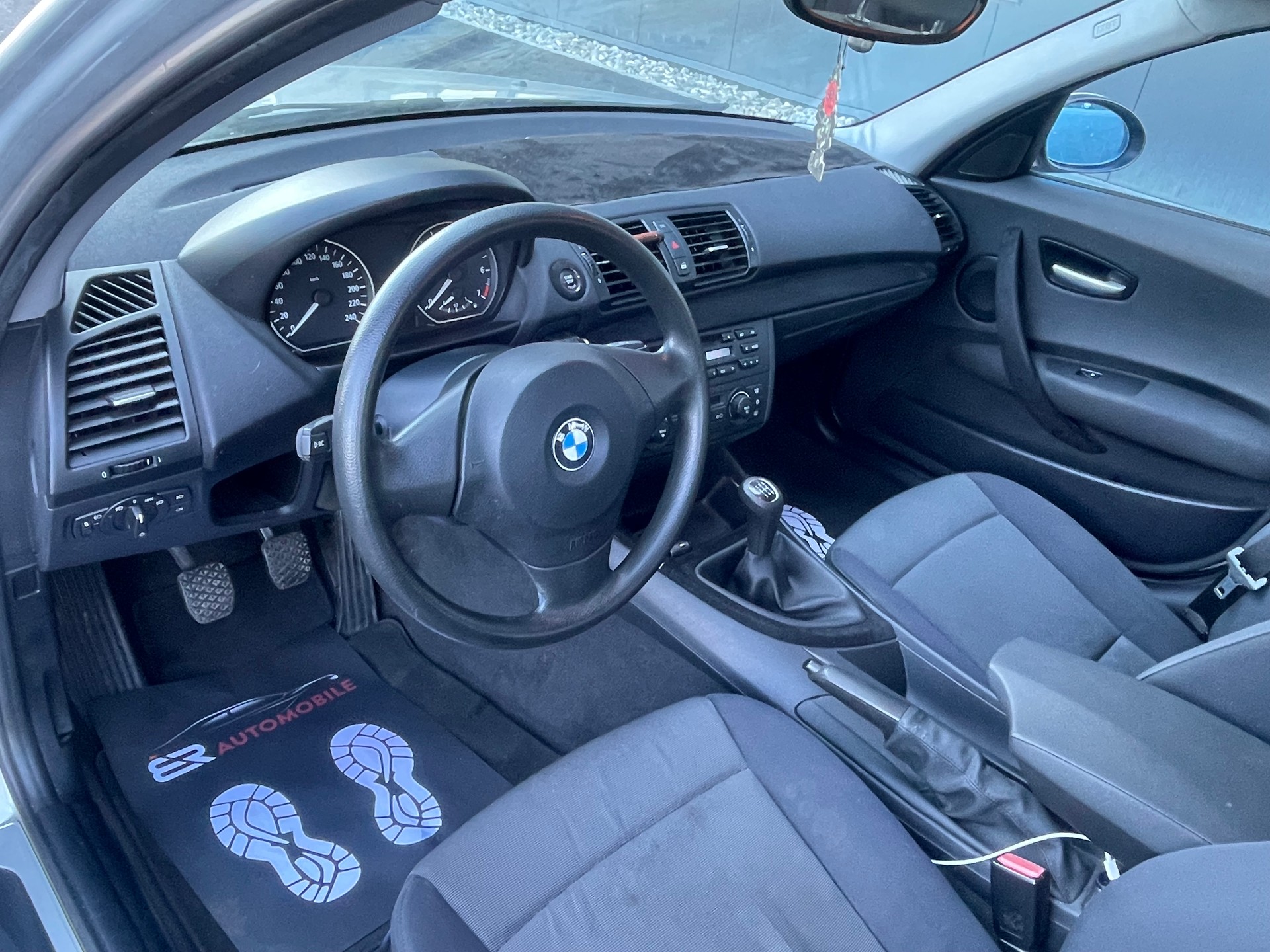 BMW 116i-image-9