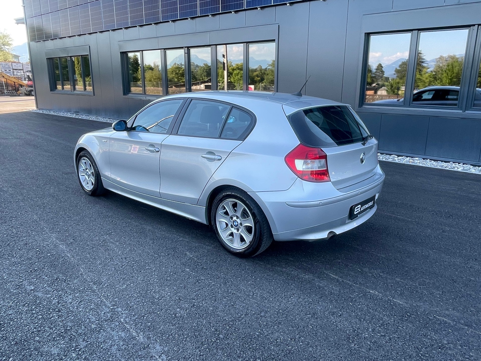 BMW 116i-image-4