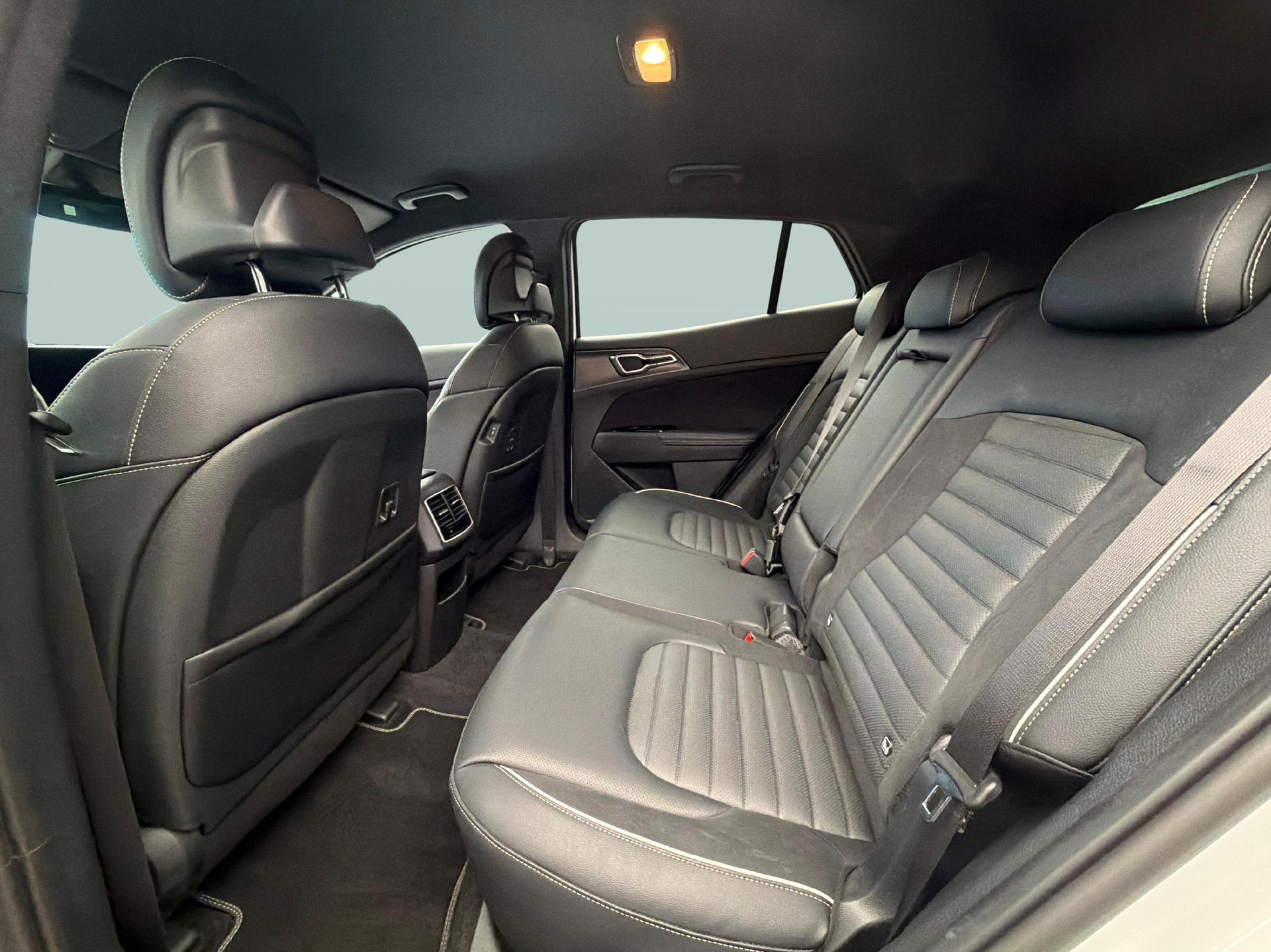 KIA Sportage 1.6 T-GDi PHEV GT-Line-image-11