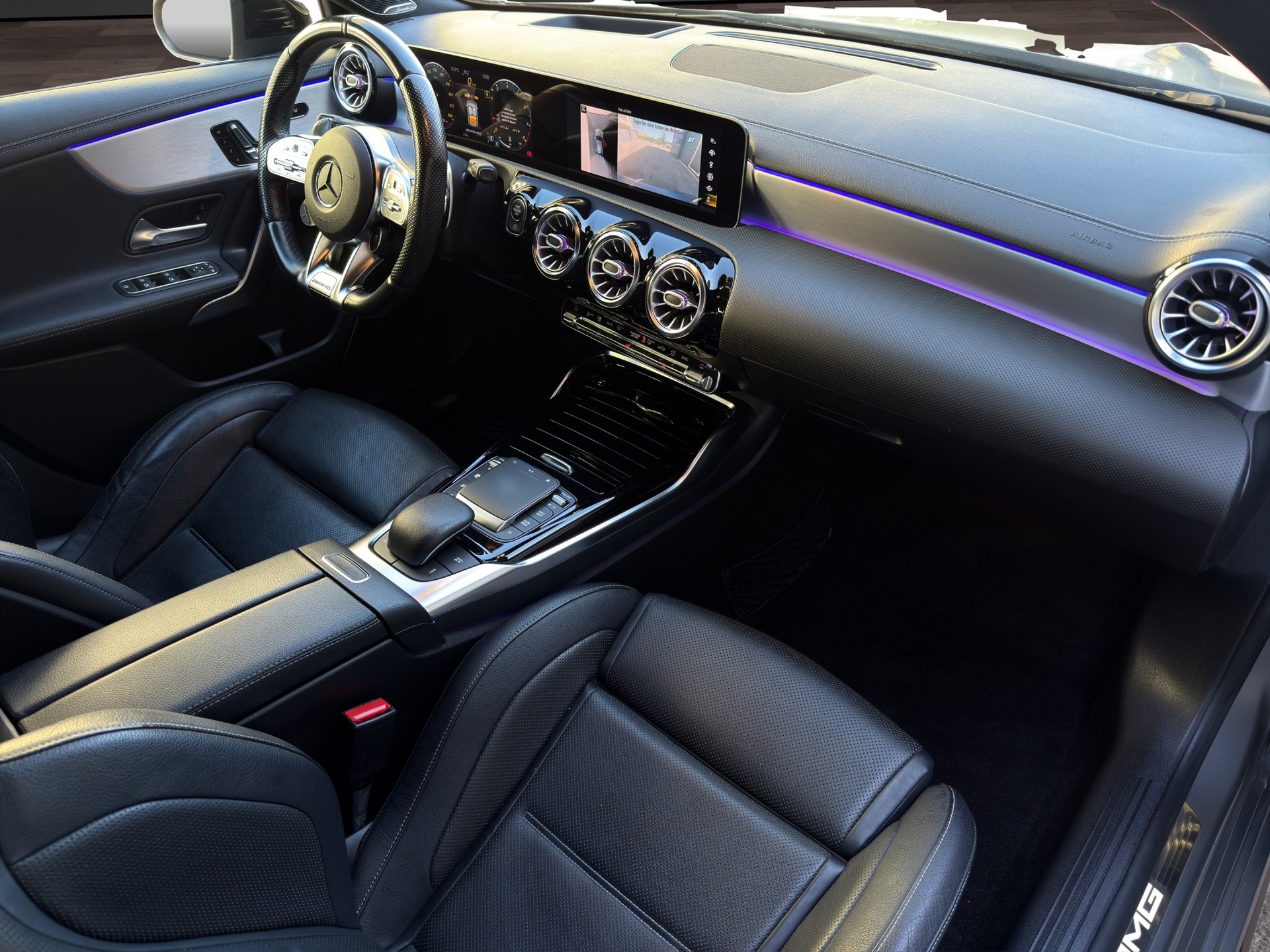 MERCEDES-BENZ A 45 S AMG 4Matic+ Speedshift-image-18