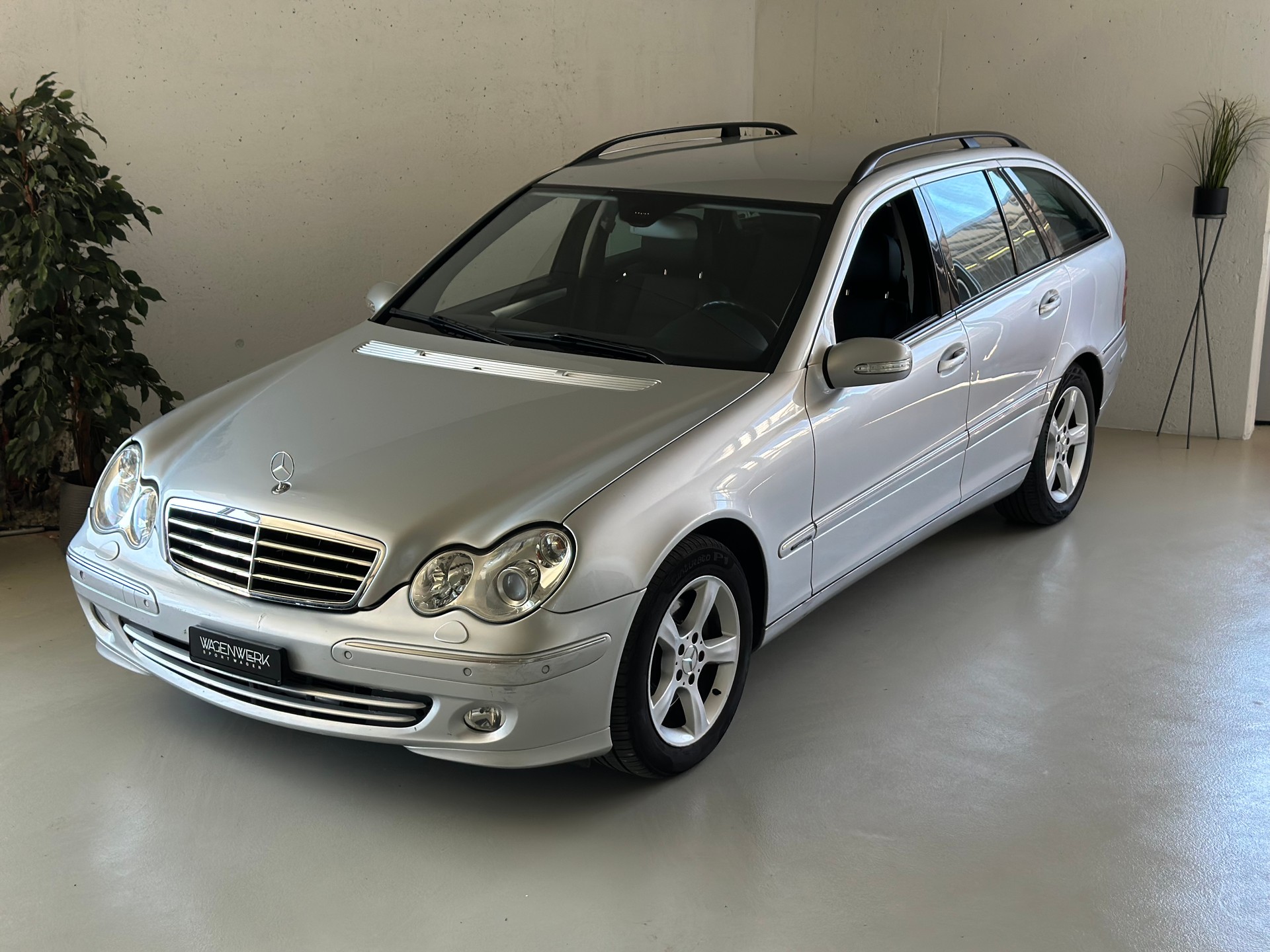 MERCEDES-BENZ C 230 Avantgarde-showroom-element-1