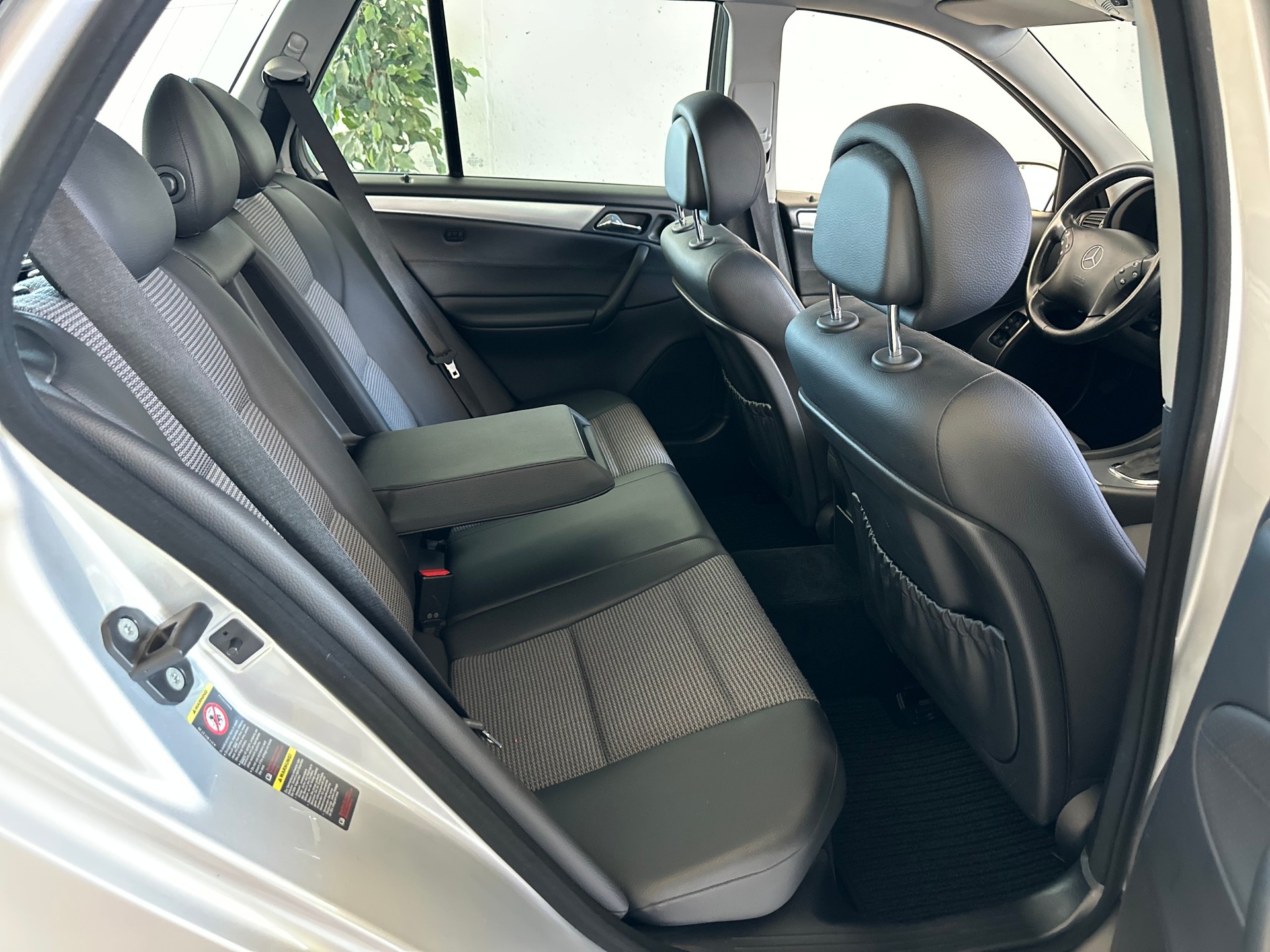 MERCEDES-BENZ C 230 Avantgarde-image-16