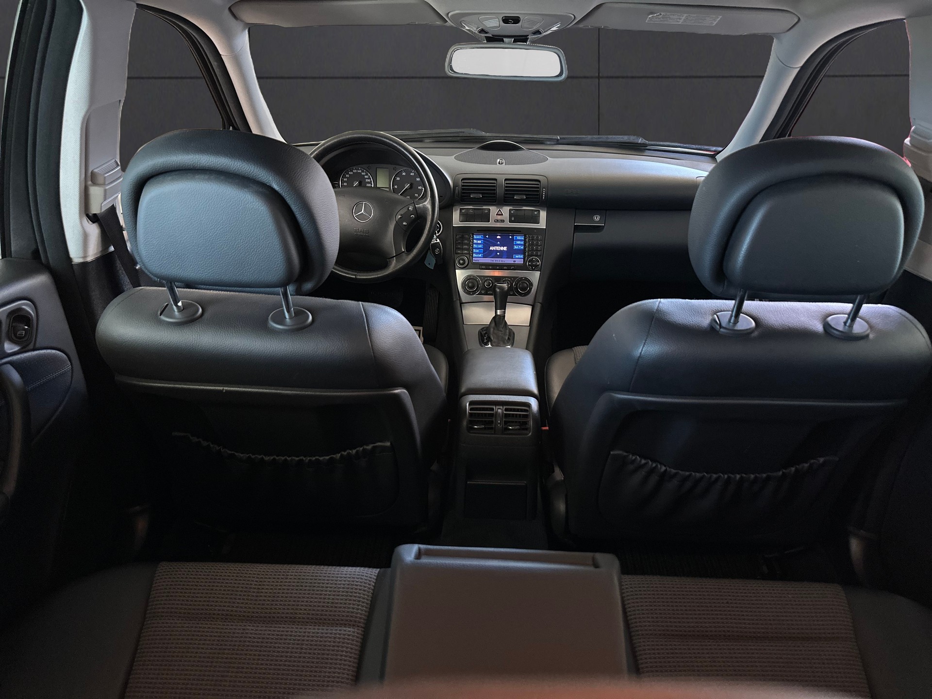 MERCEDES-BENZ C 230 Avantgarde Automat-image-12