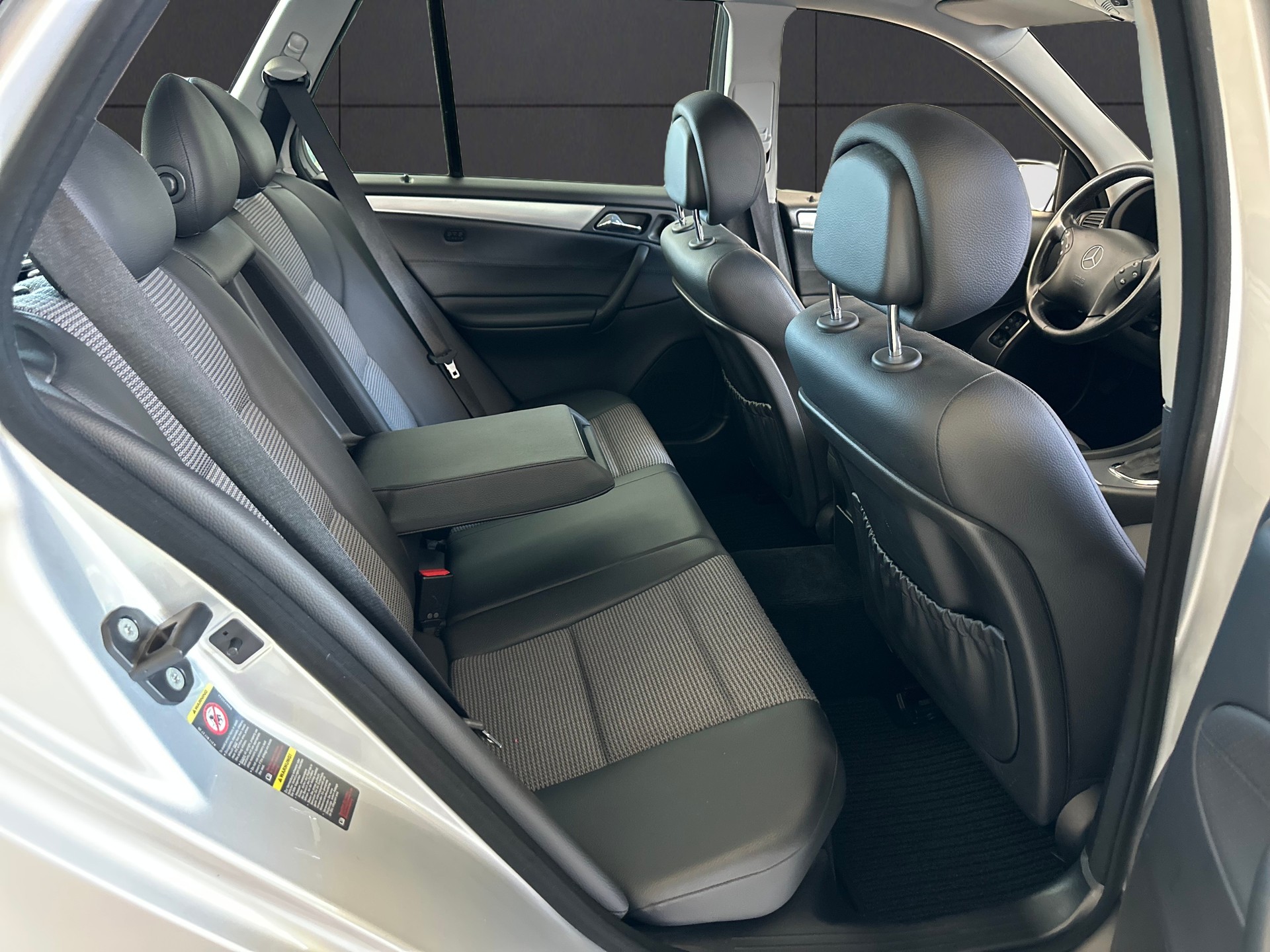 MERCEDES-BENZ C 230 Avantgarde Automat-image-15