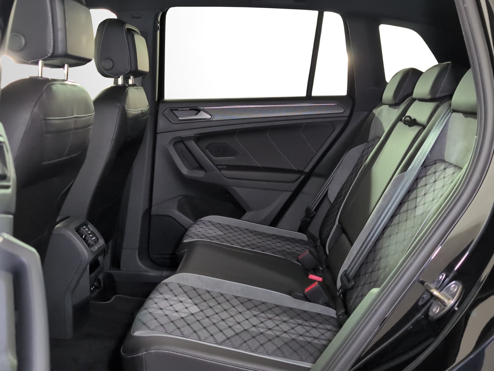VW Tiguan 1.4TSI PHEV Selection DSG-image-7