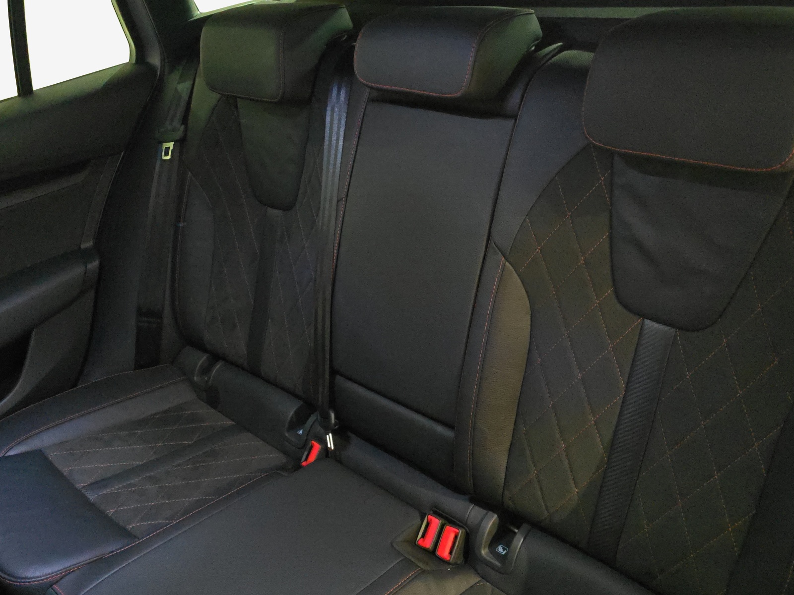 SKODA Octavia Combi 2.0 TSI DSG RS-image-11