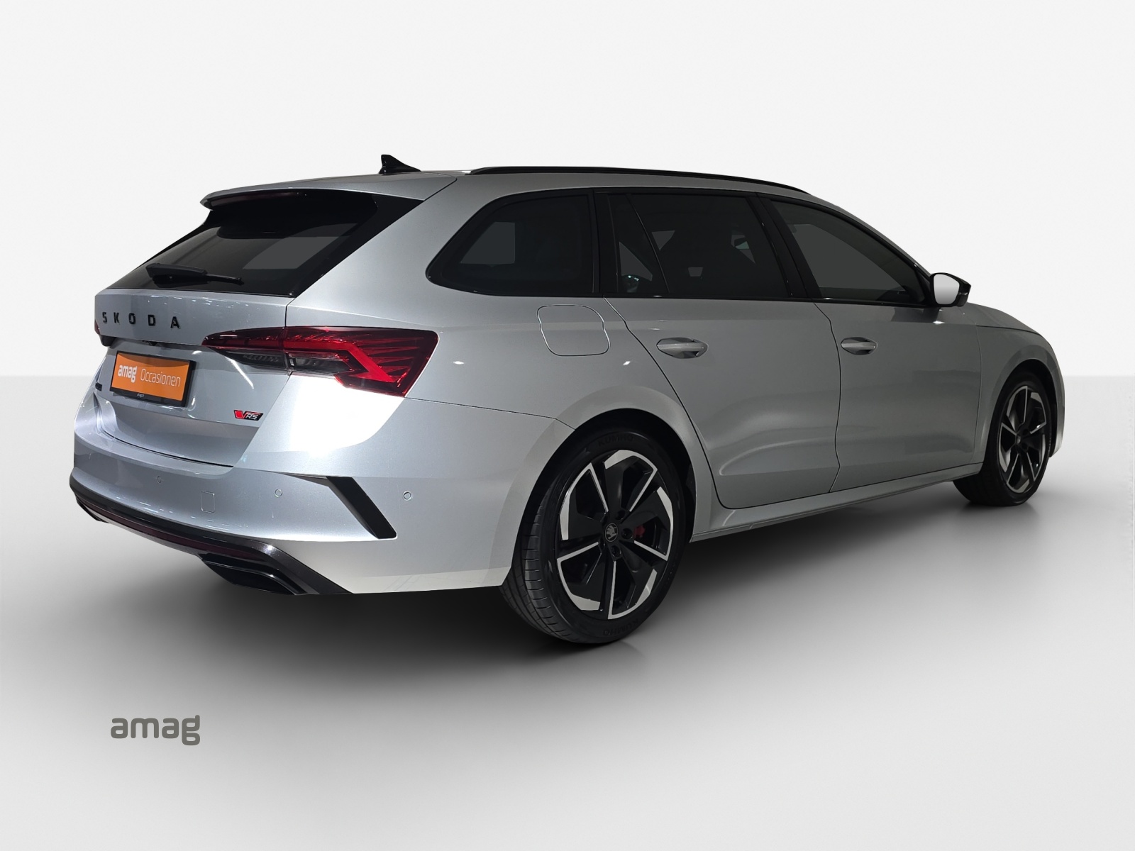 SKODA Octavia Combi 2.0 TSI DSG RS-image-4