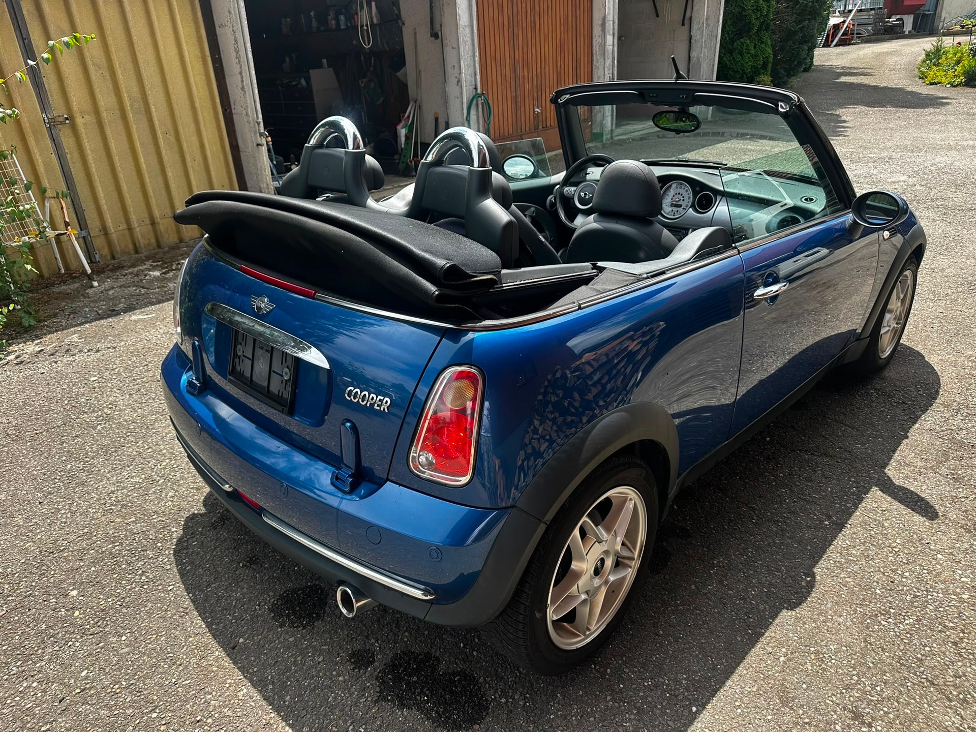 MINI Cooper Cabriolet-image-5
