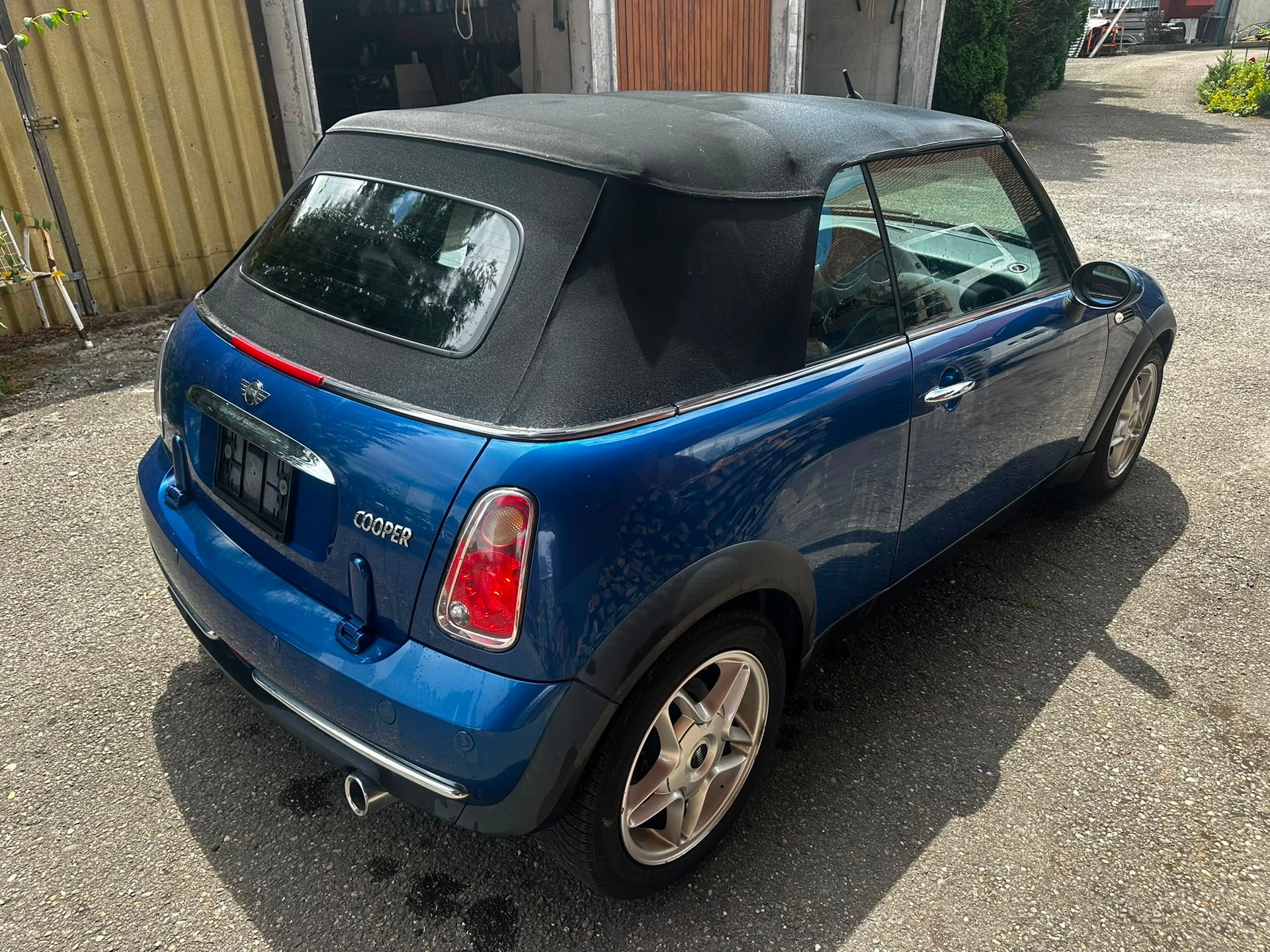 MINI Cooper Cabriolet-image-2