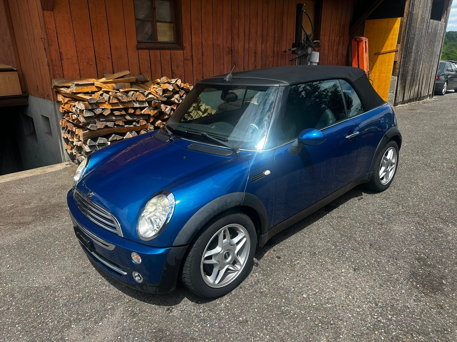 MINI Cooper Cabriolet-image-0
