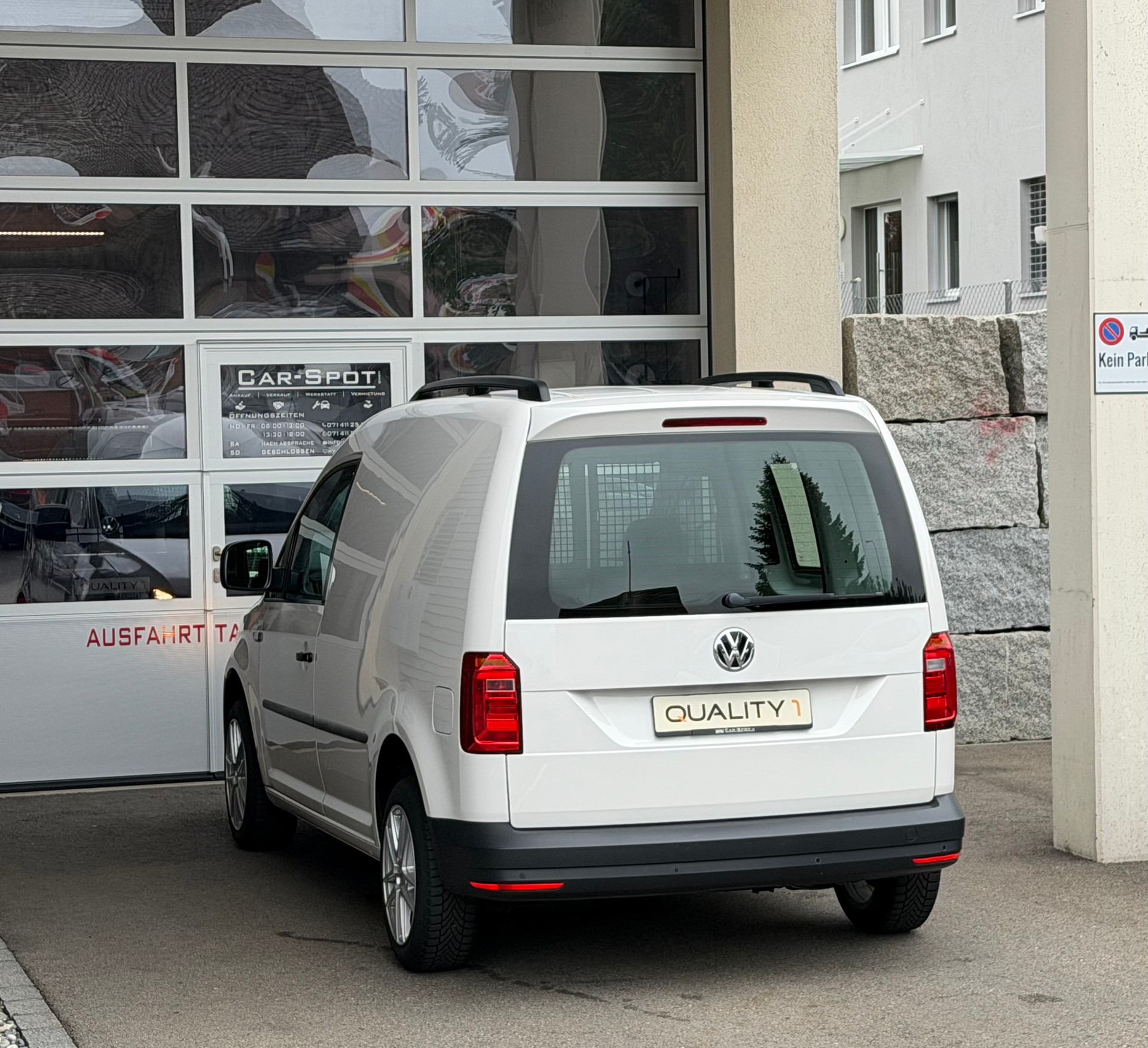 VW Caddy 2.0TDI BlueMotion Technology-image-5