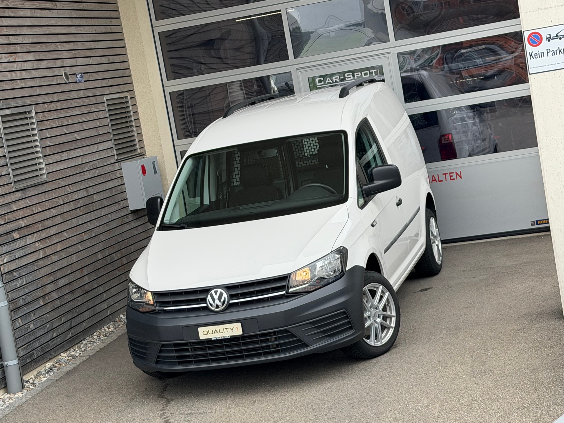 VW Caddy 2.0TDI BlueMotion Technology-image-0