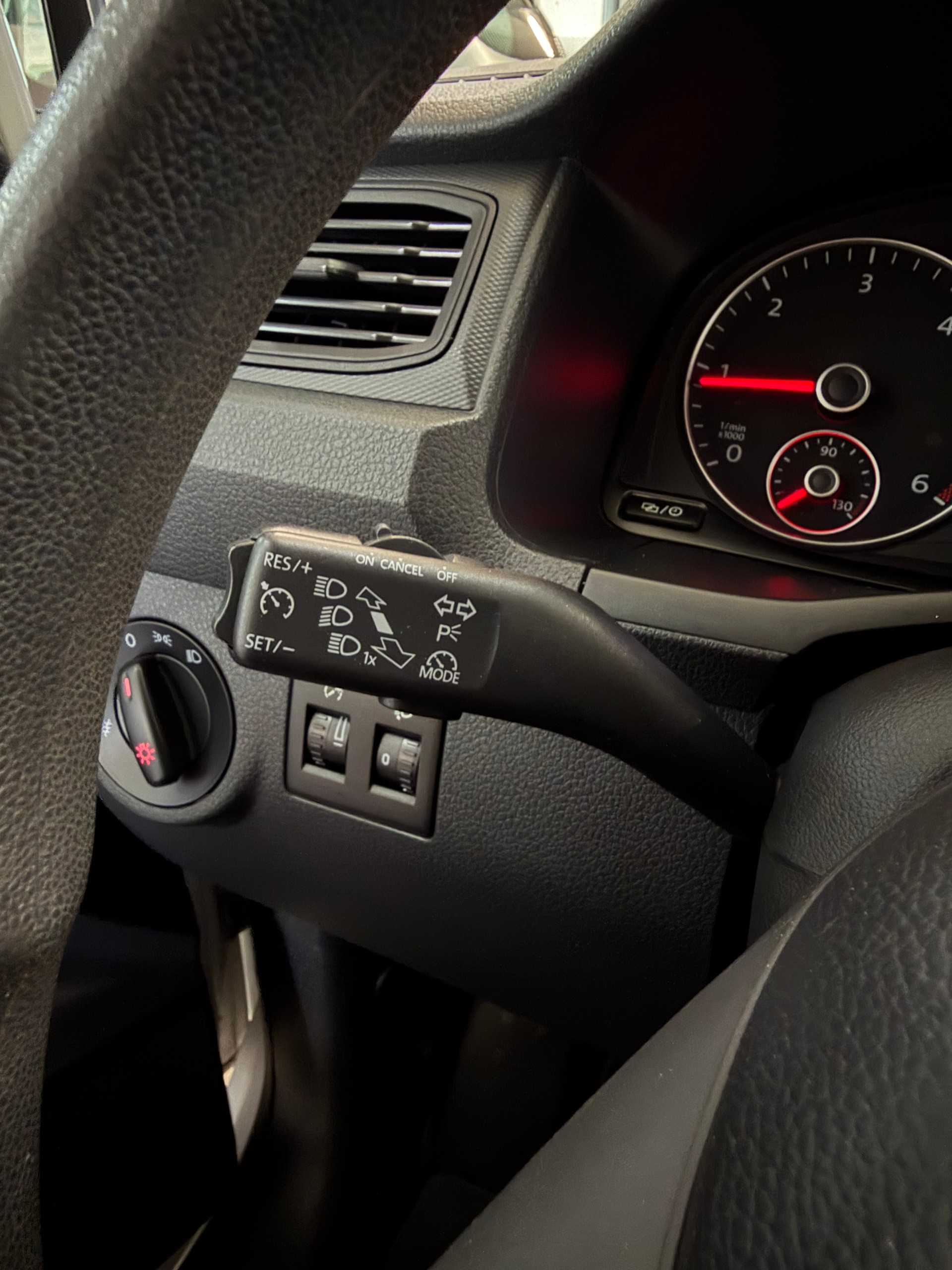VW Caddy 2.0TDI BlueMotion Technology-image-13