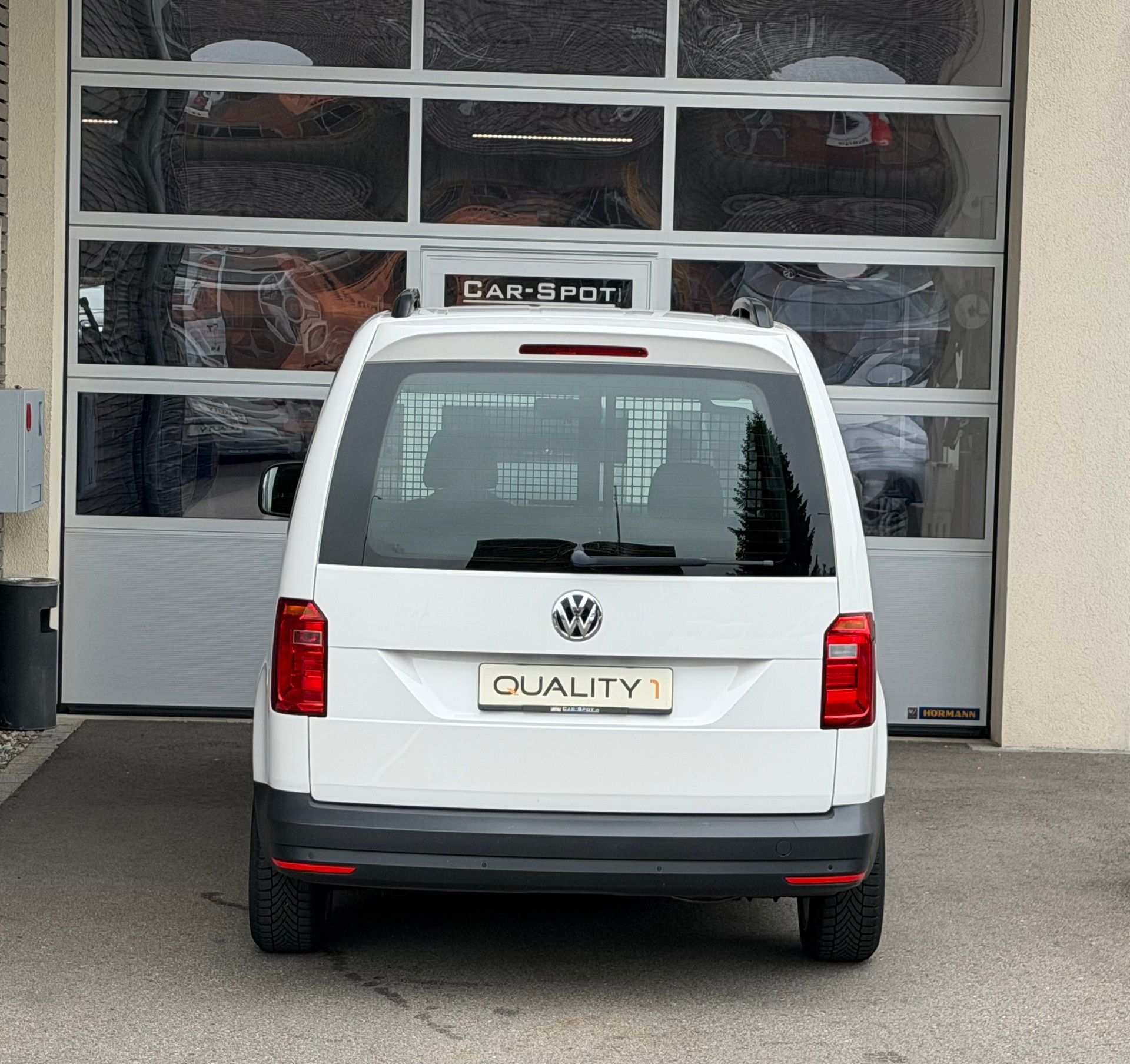 VW Caddy 2.0TDI BlueMotion Technology-image-4