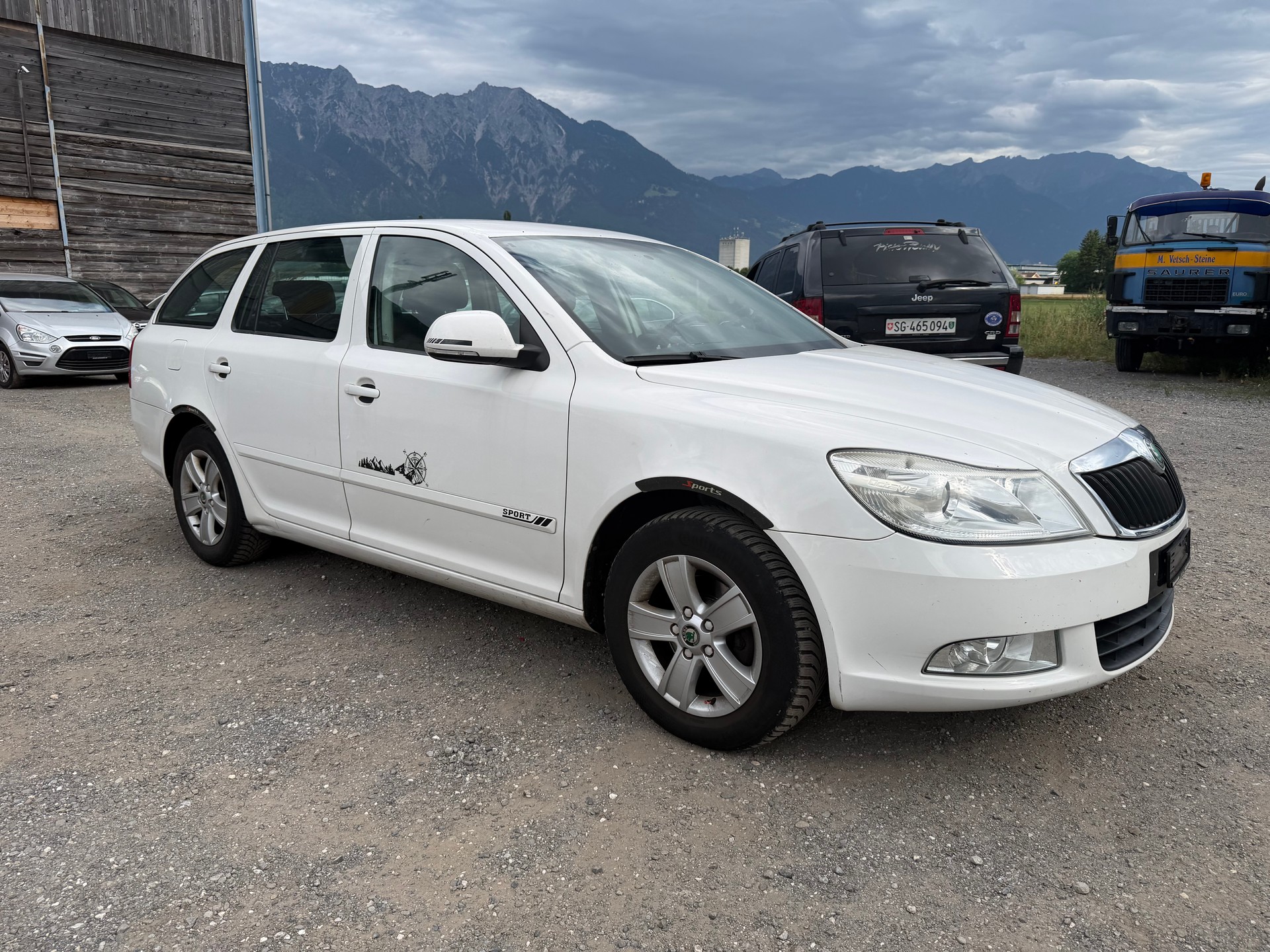 SKODA Octavia Combi 1.6 TDI Elegance DSG-image-2